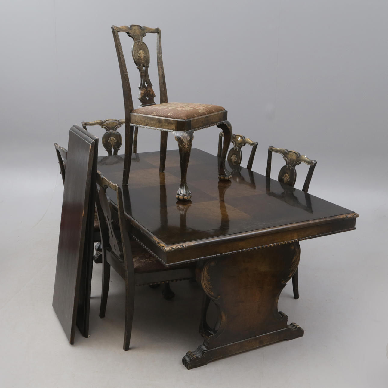 ESSZIMMERGRUPPE 7-teilig, Chippendale-Stil.