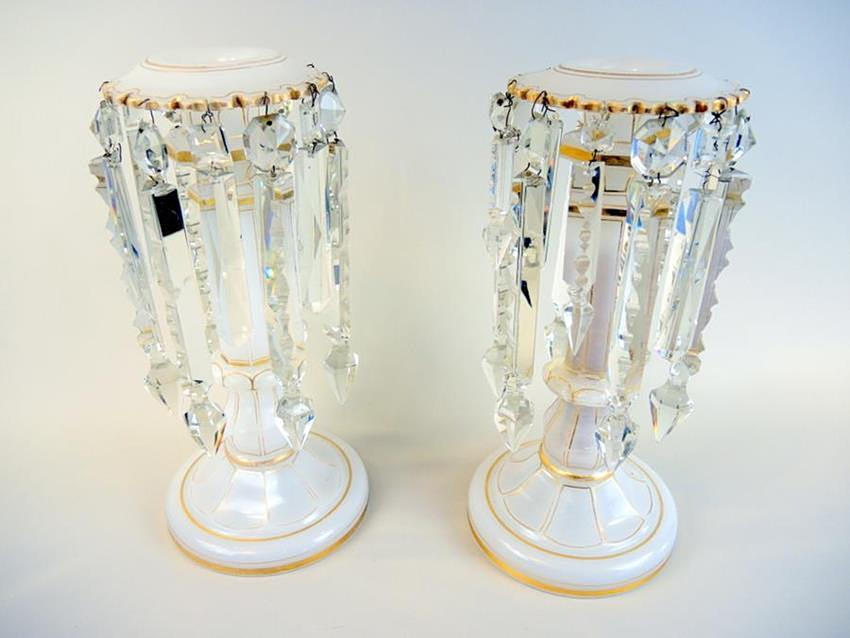 PAR LJUSSTAKAR AV GLAS.