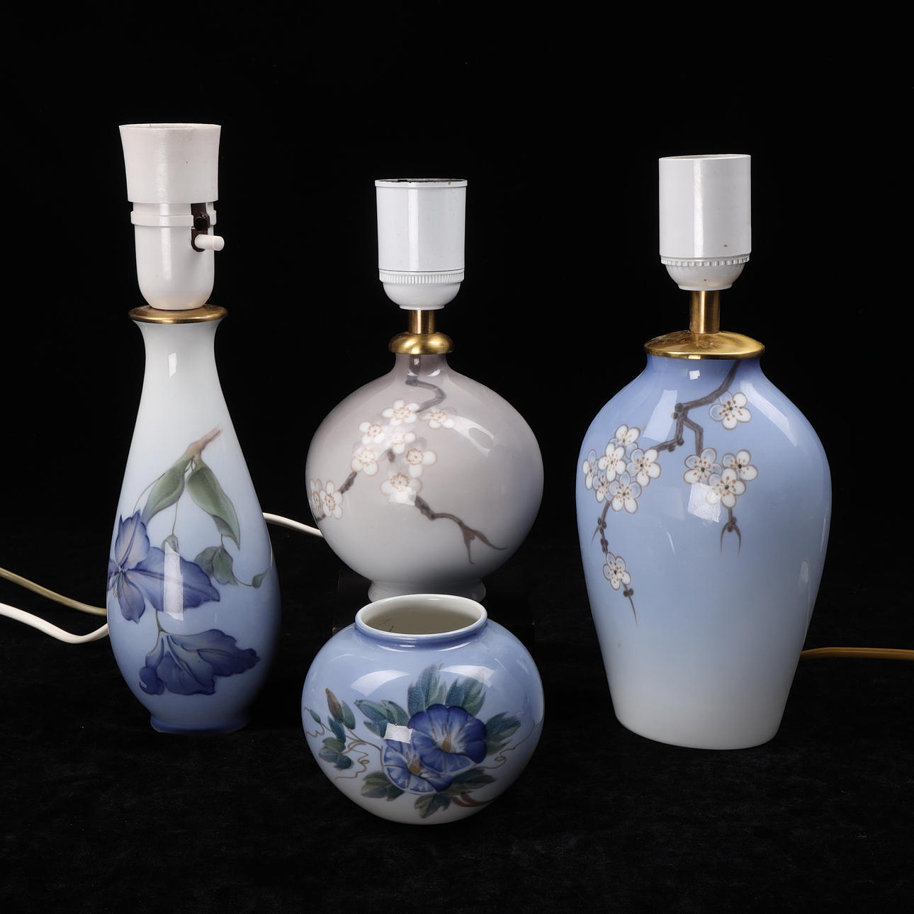 A set of 4 Royal Copenhagen table lamps and bowls, Bing & Grøndahl, Denmark, second half of the 20th century.