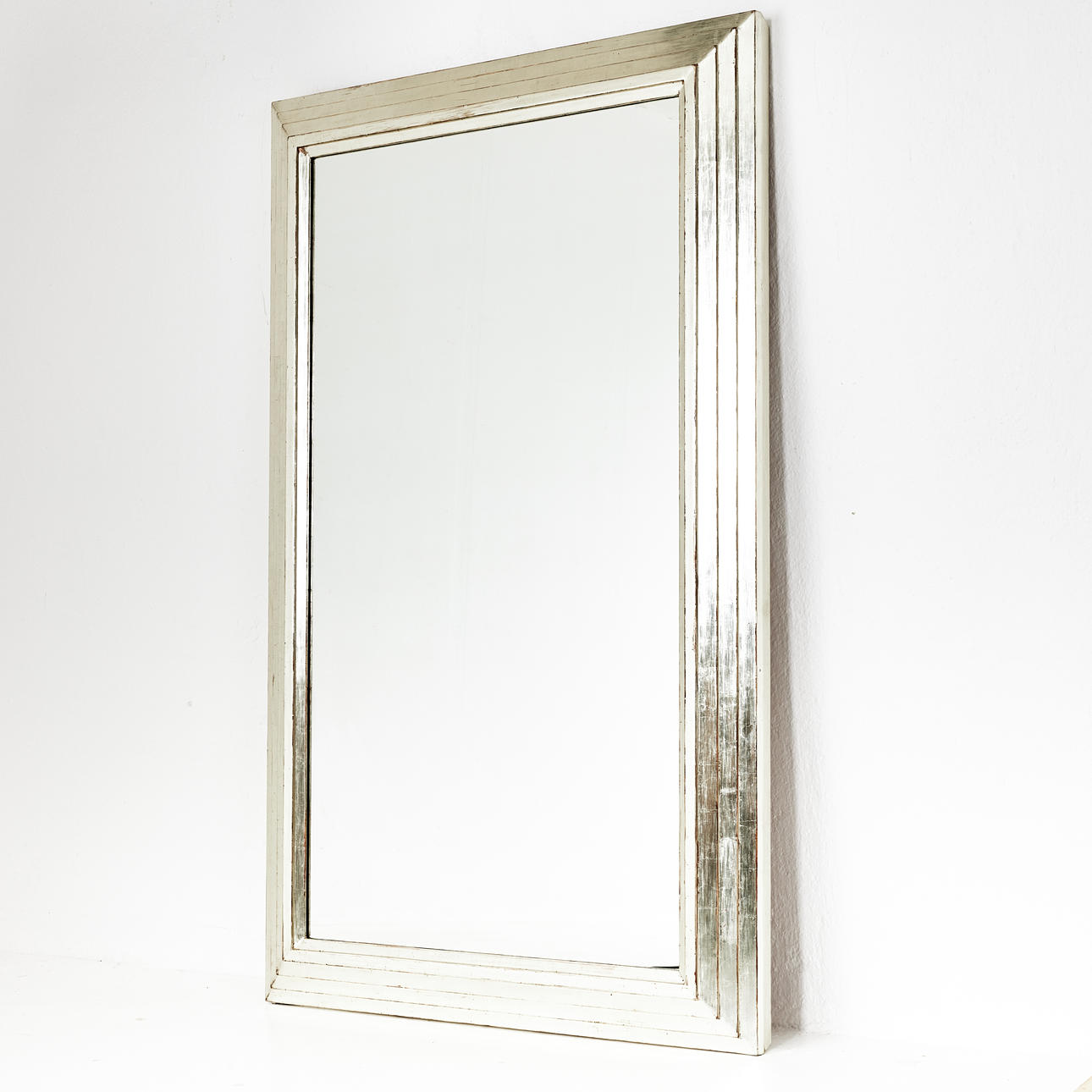 A MIRROR, Stockholms gilding & bildhuggeri 2010.