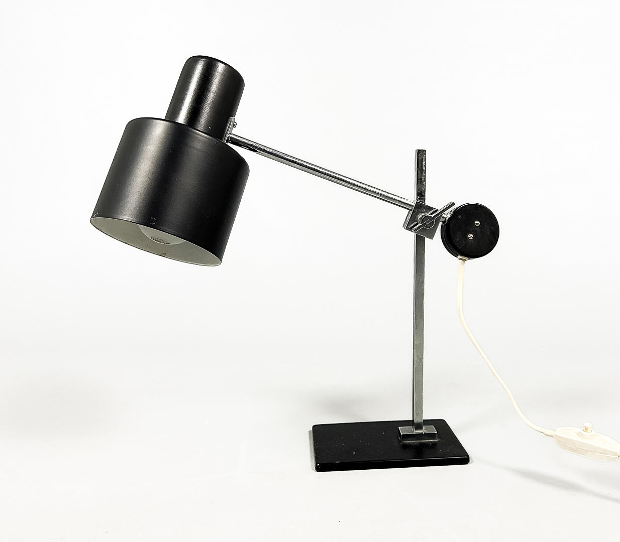 A table lamp, GK Type 2067A, mid 20th century.