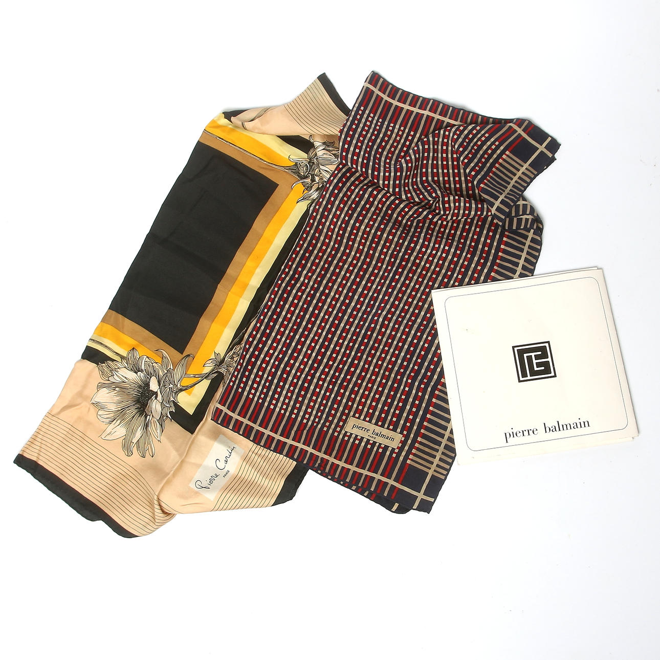 SCARFS, 2 st, Pierre Cardin och Pierre Balmain, Frankrike, 1900-tal.