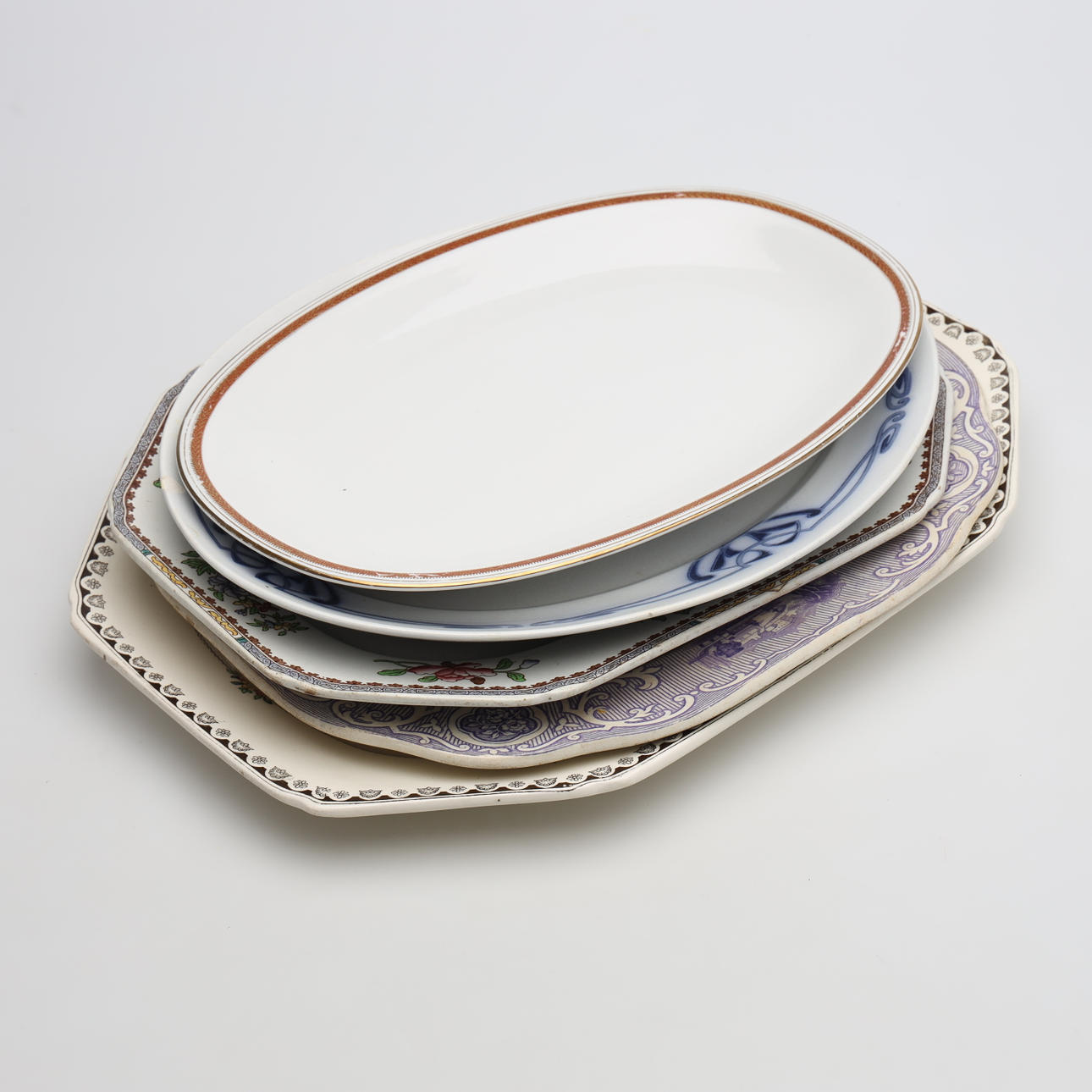 SERVERINGSPLADE/STEGEPANDE, 5 stk., keramik.