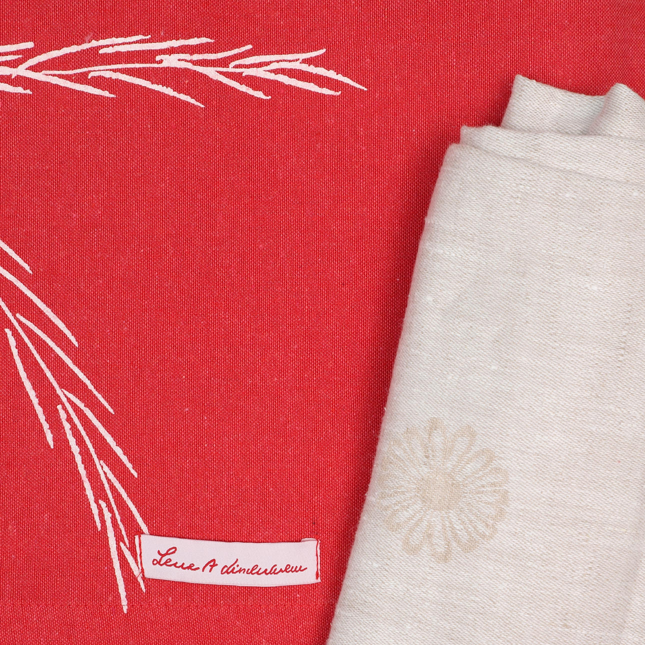 2 hør- & bomuldsduge, bl.a. Lena A Linderholm.