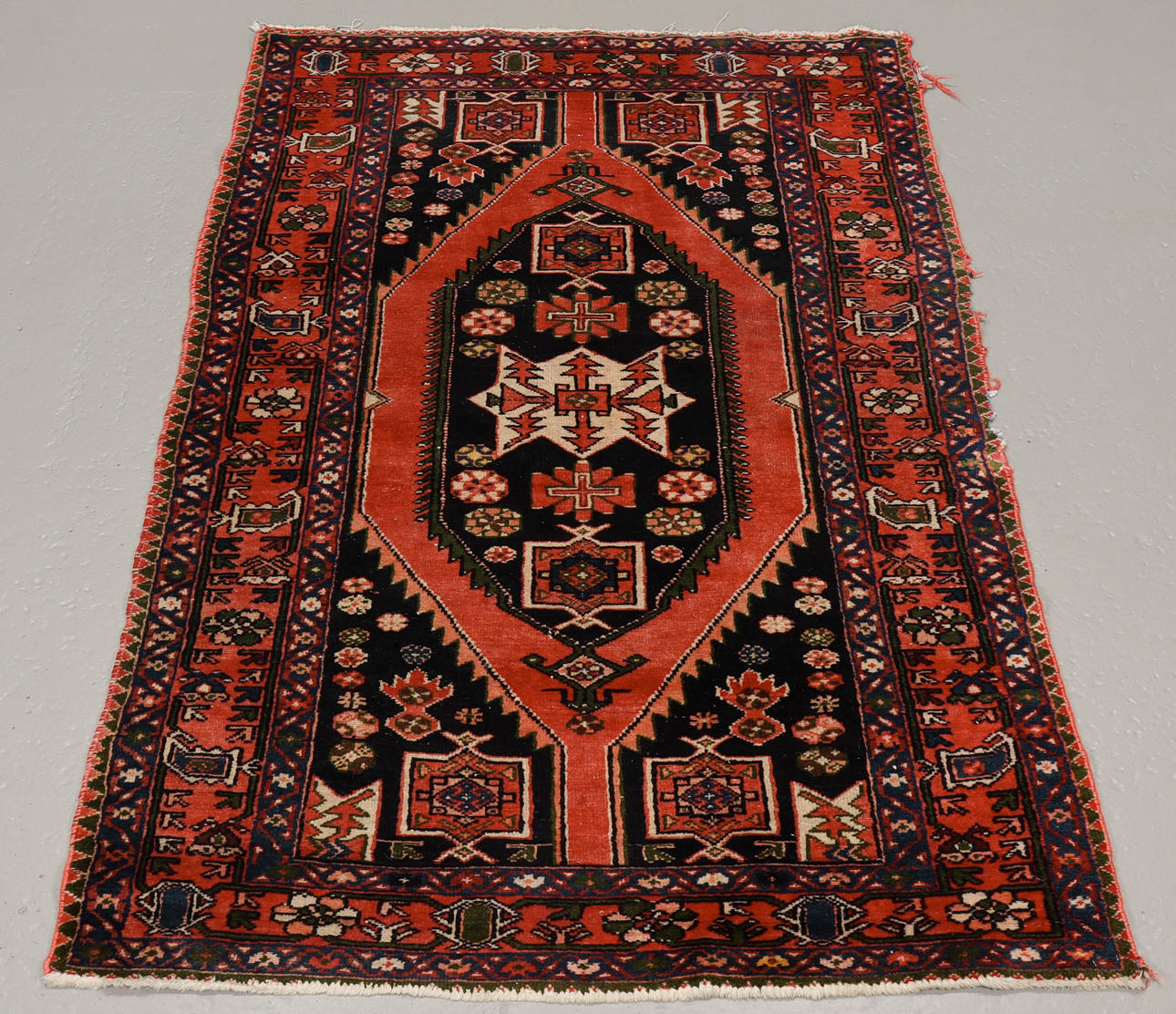 CARPET Persian, 205x130 cm.