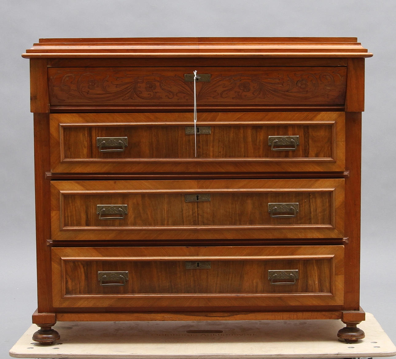 BYRÅ. nyrenässans, 1800-talets slut.