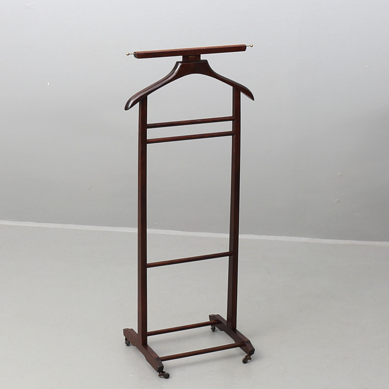 Men's valet on wheels, "MEC", Italy.