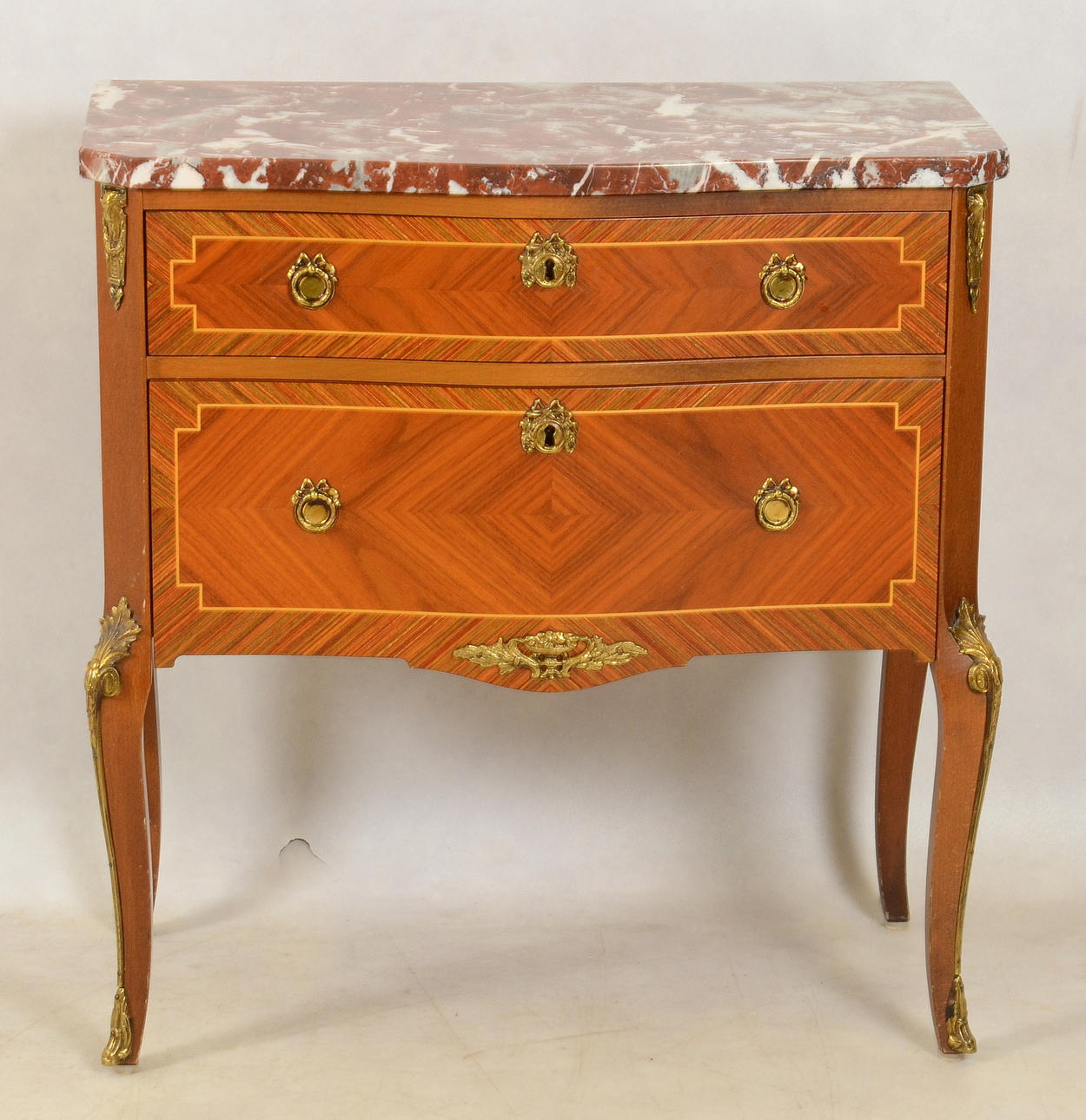 BYRÅ MED MARMORSKIVA, 2 lådig, Gustaviansk stil.