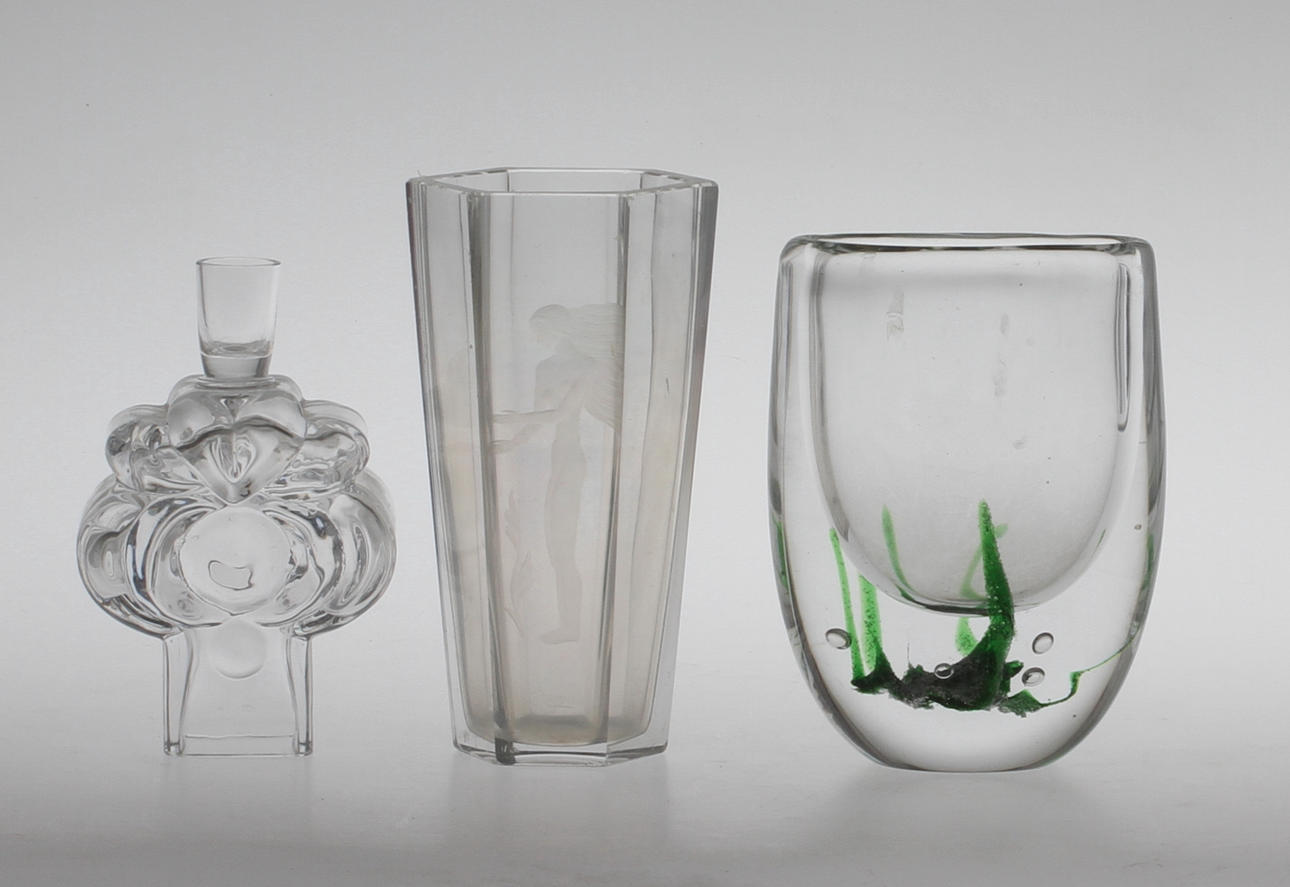 GLAS 3 delar, Lars Hellsten Skruf, Vicke Lindstrand Kosta samt Nybro.