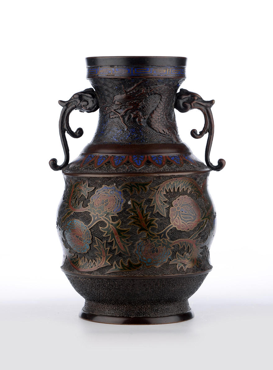 BRONZEGEFÄSS, JAPAN MEIJI-PERIODE. Champleve dekor.