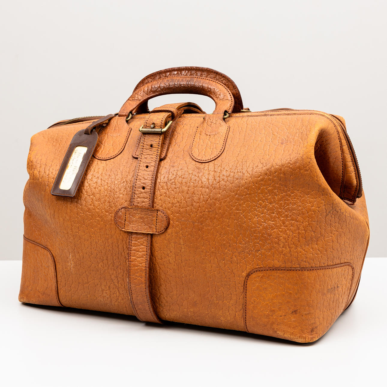 VÄSKA, präglat skinn, Norissa Luggage, England. 1940/50-tal ...