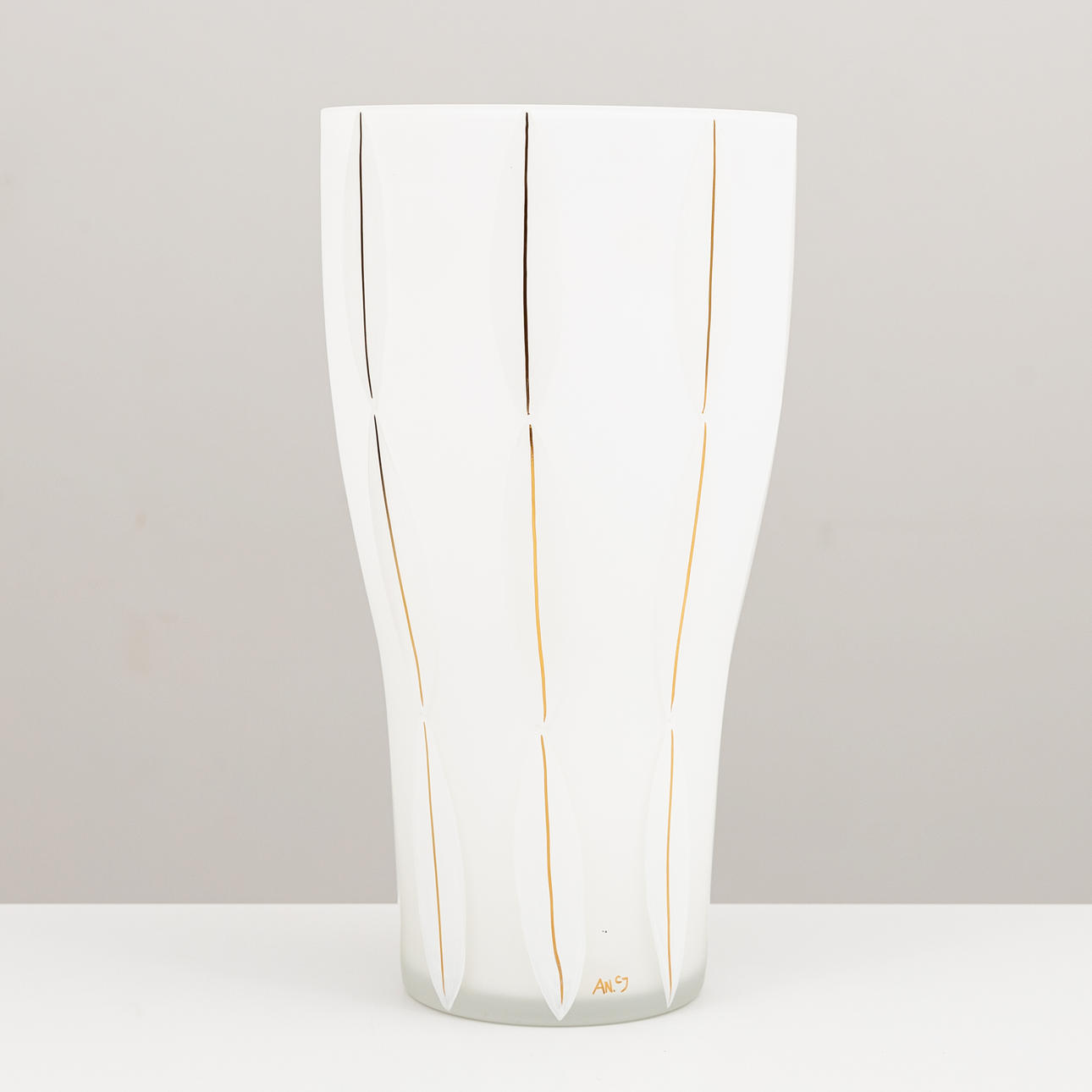 ANNE NILSSON. A vase, “Marilyn”, Orrefors, signed, 1990