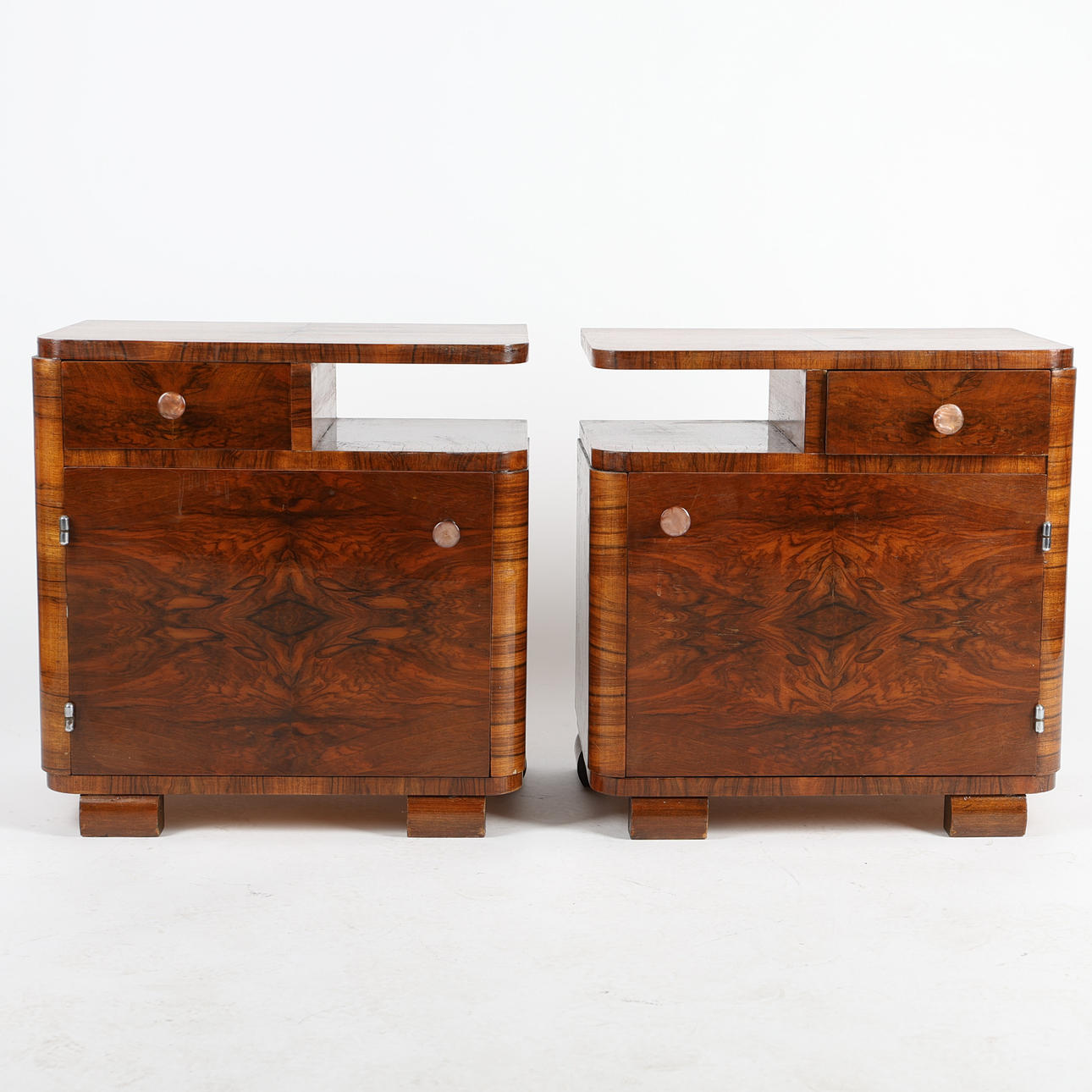 A 1930s/40s funkis bedside table, veneered with walnut.