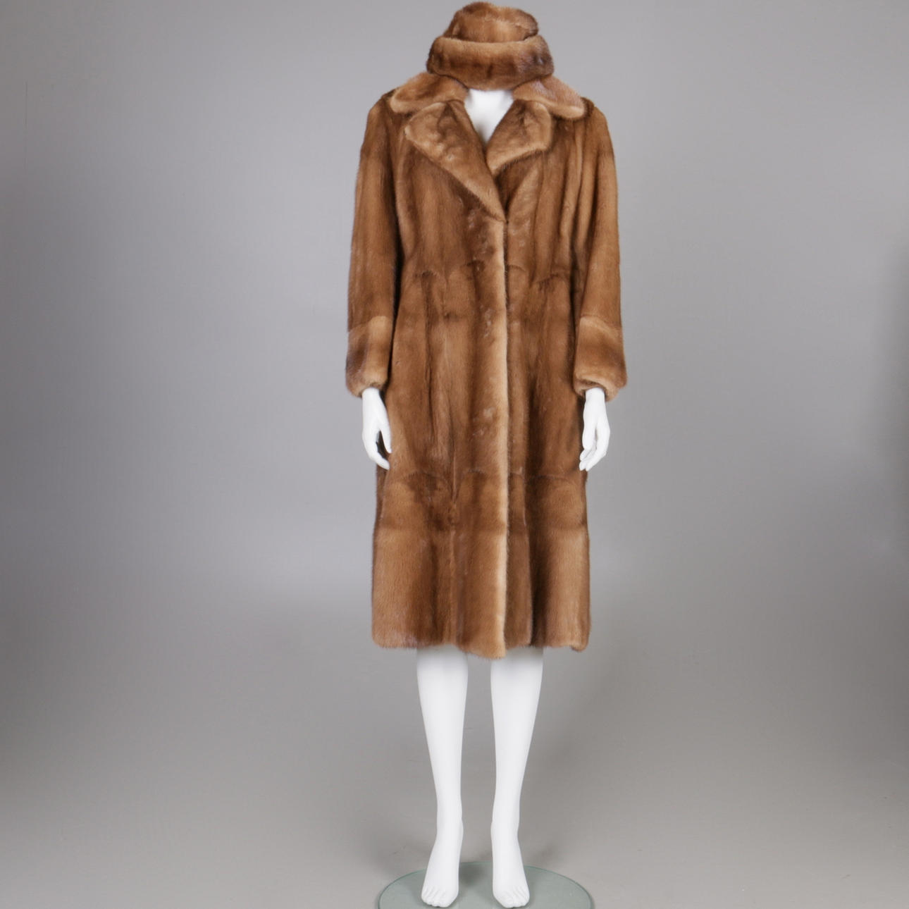 PÄLS, samt mössa, sagamink, Tranås.