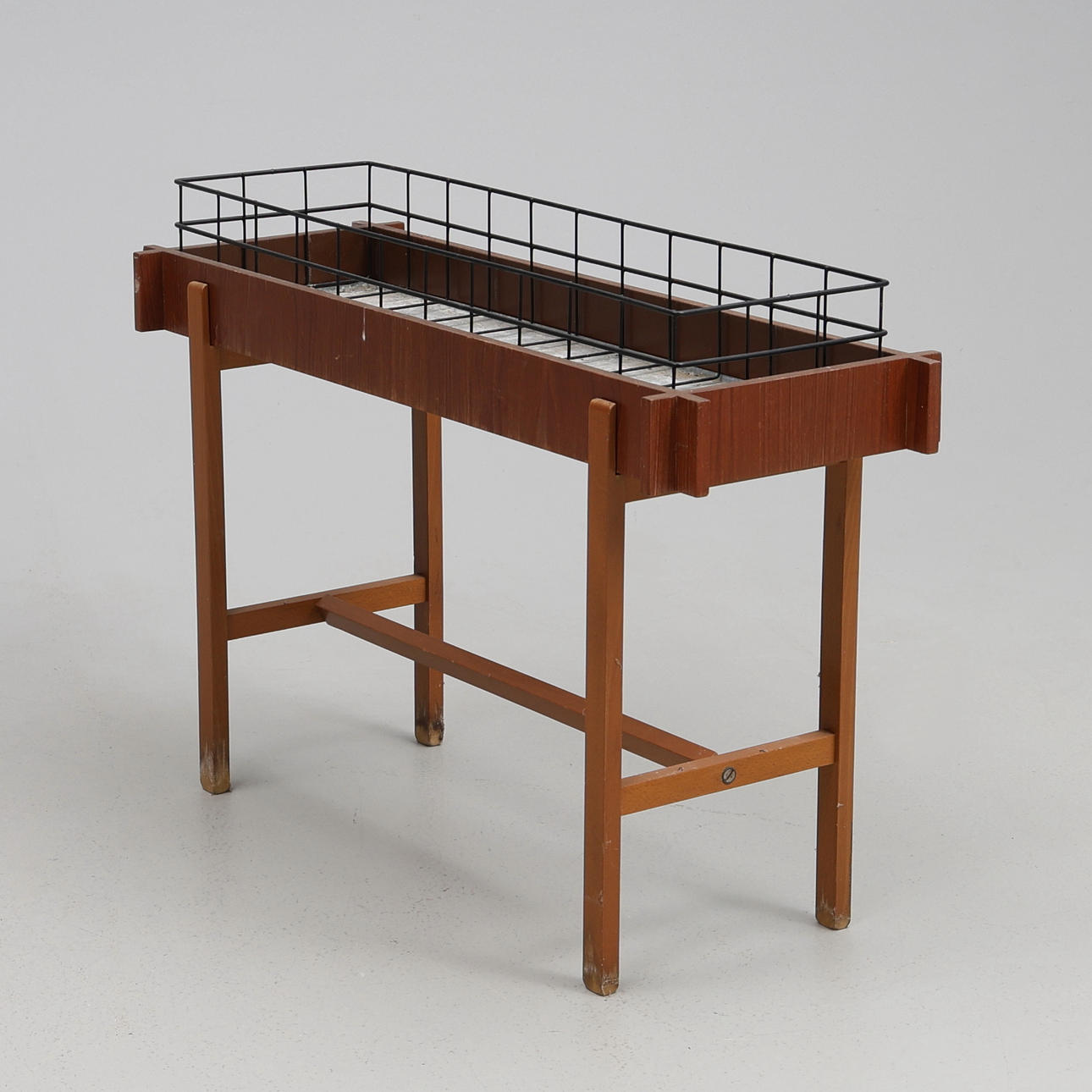 BLOMBORD, trä och tråd 1950-tal.