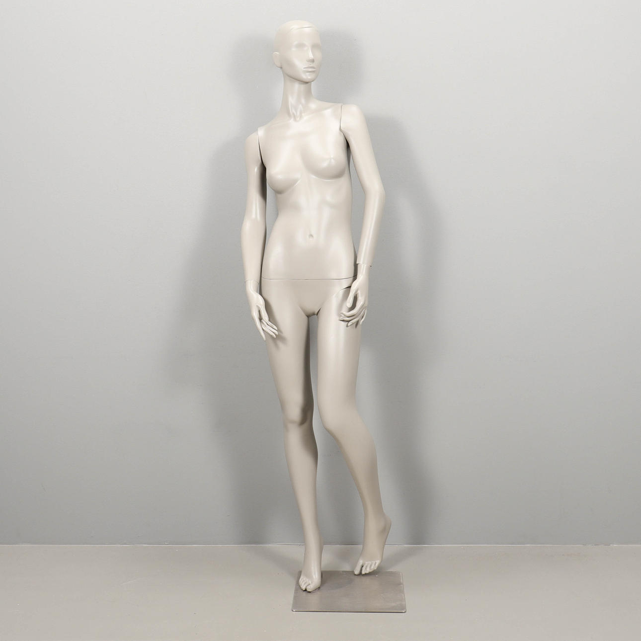 SKYLTDOCKA sent 1900-tal.