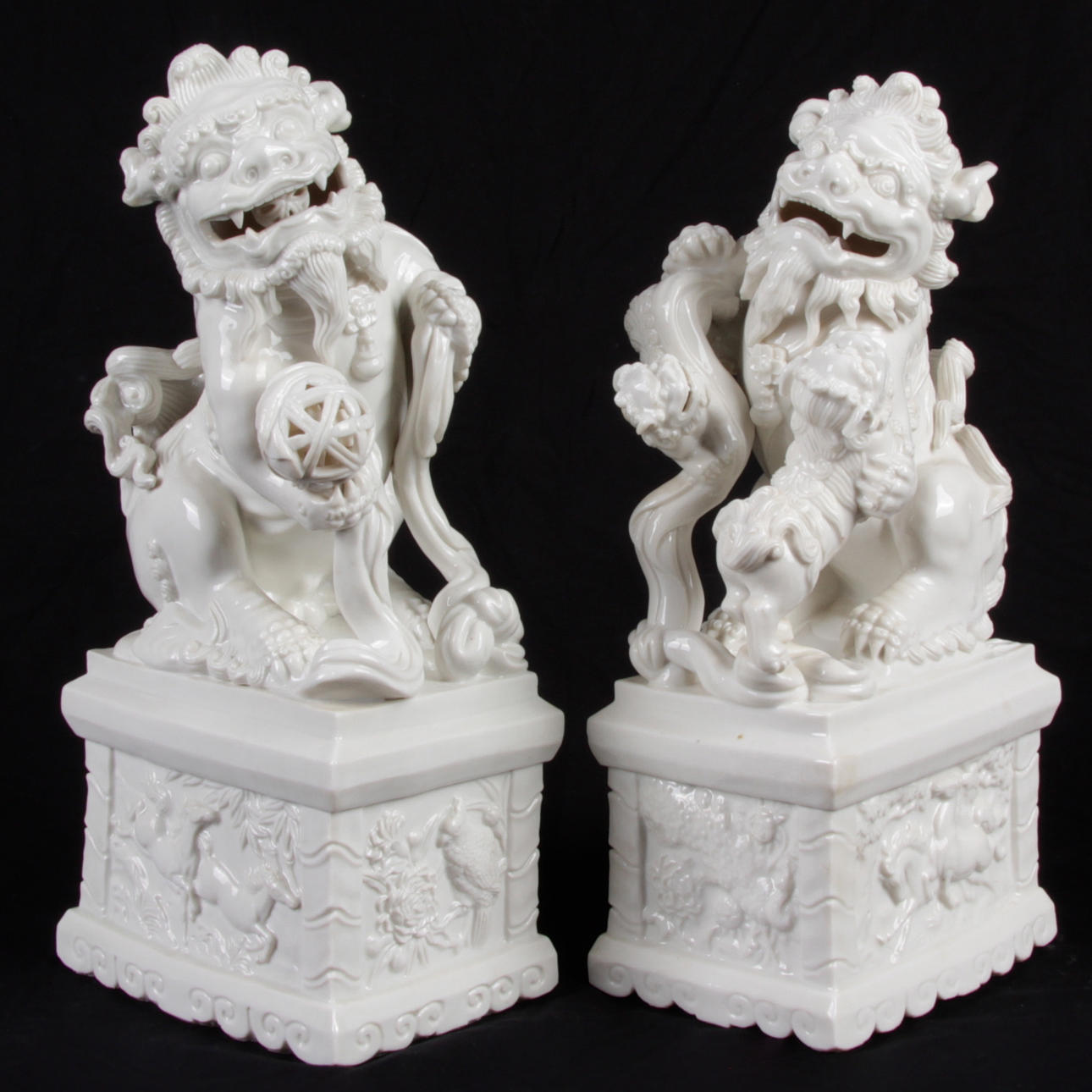 FOHUNDAR, 2 st. Blanc De Chine, Kina, 1900-tal.