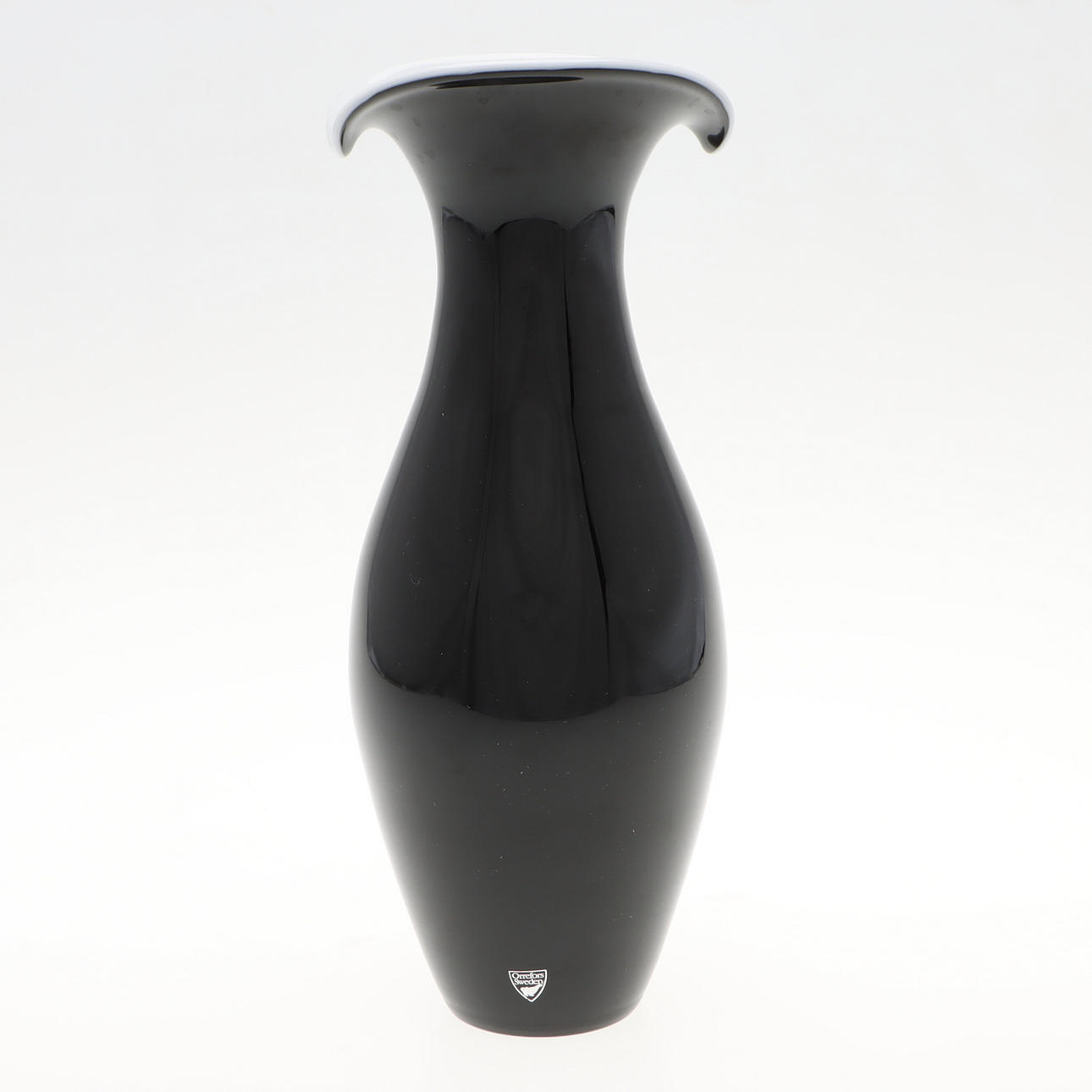 VASE, sort & hvidt glas, Orrefors, umærket.