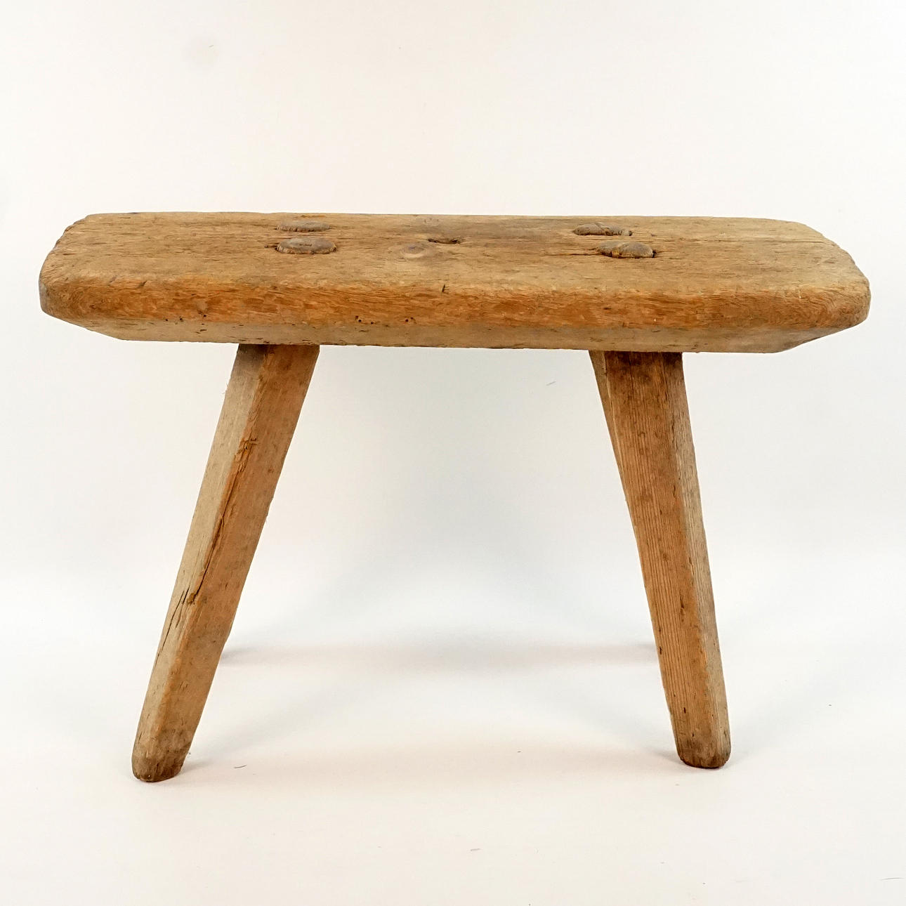 MJÖLKPALL. Trä, allmoge, 1800-tal.