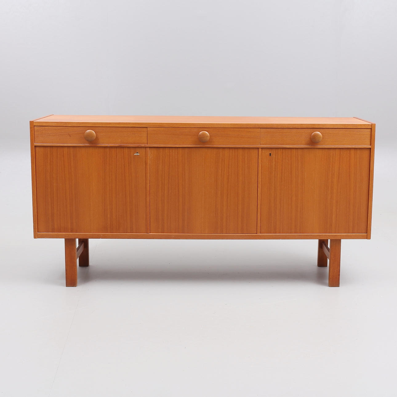 SIDEBOARD, teak, omkring 1900-talets mitt.