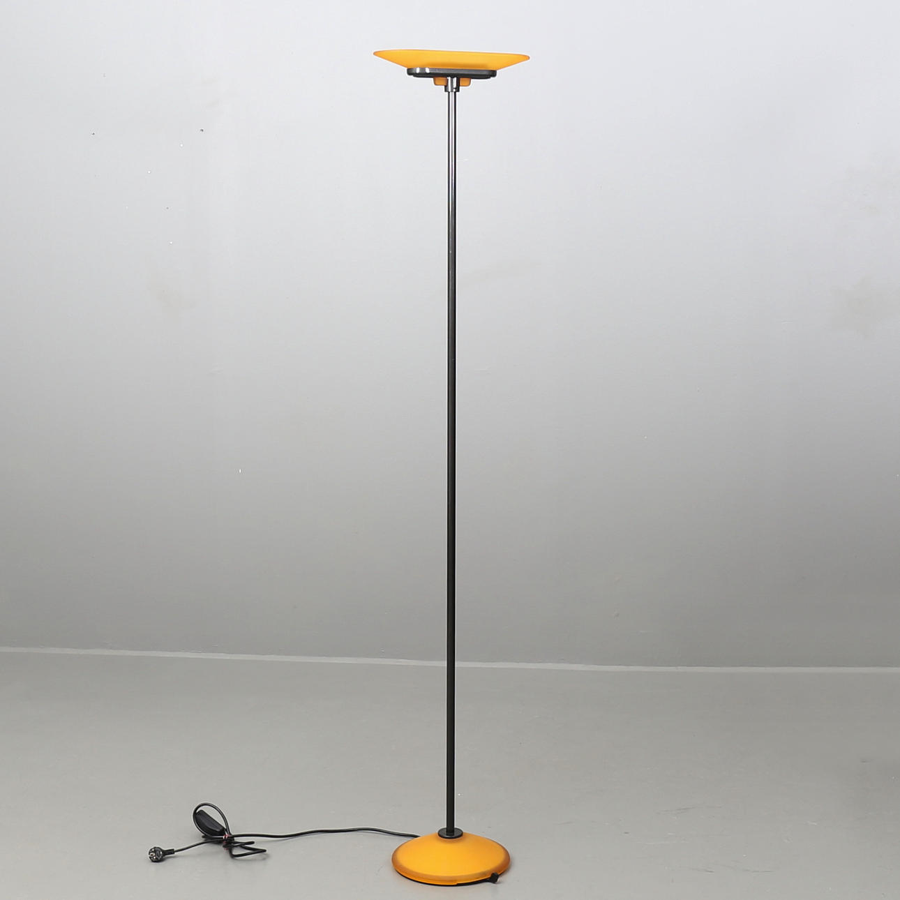 GOLVLAMPA, Italien, Arteluce Jill A380.