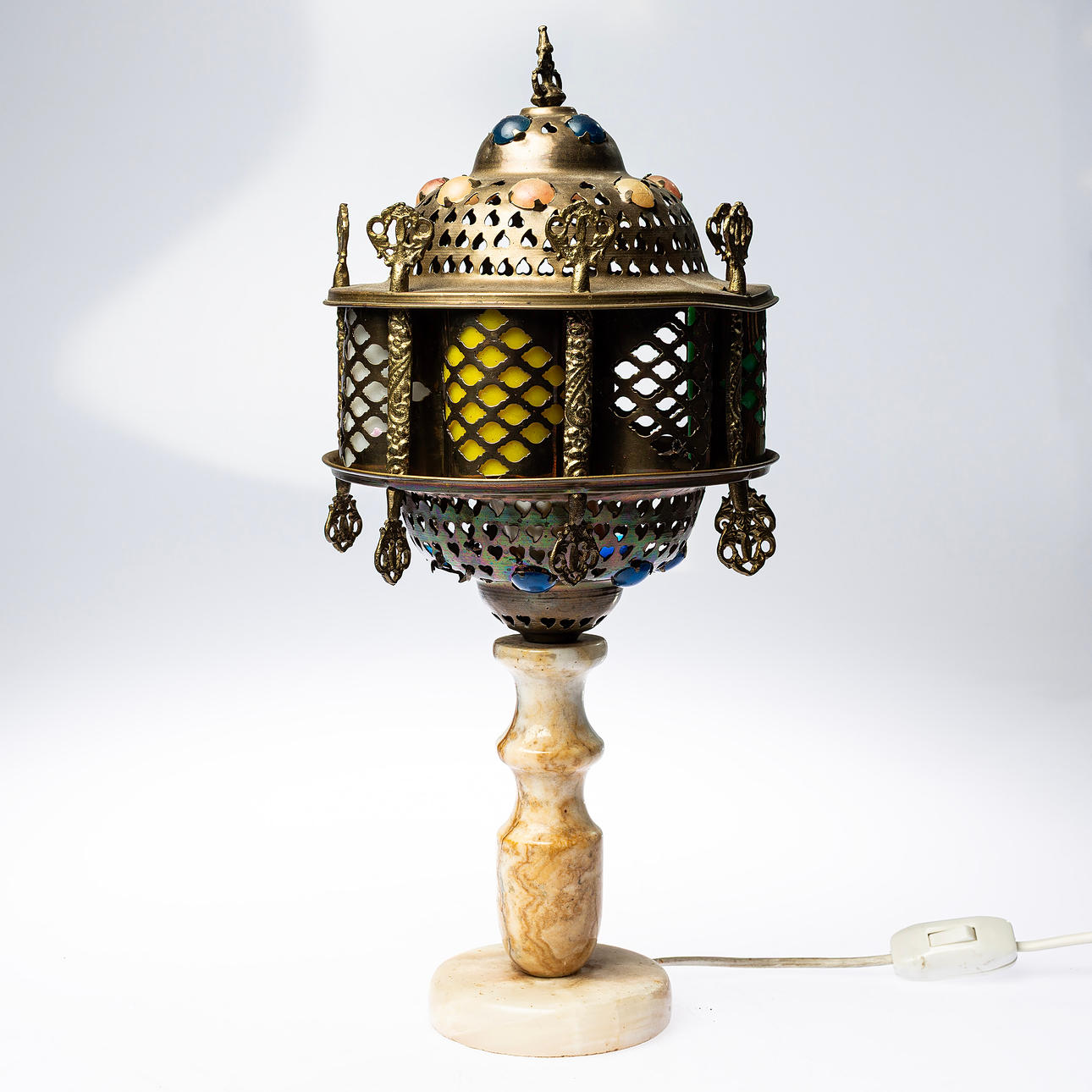 BORDSLAMPA, mässing & sten, orientalisk.