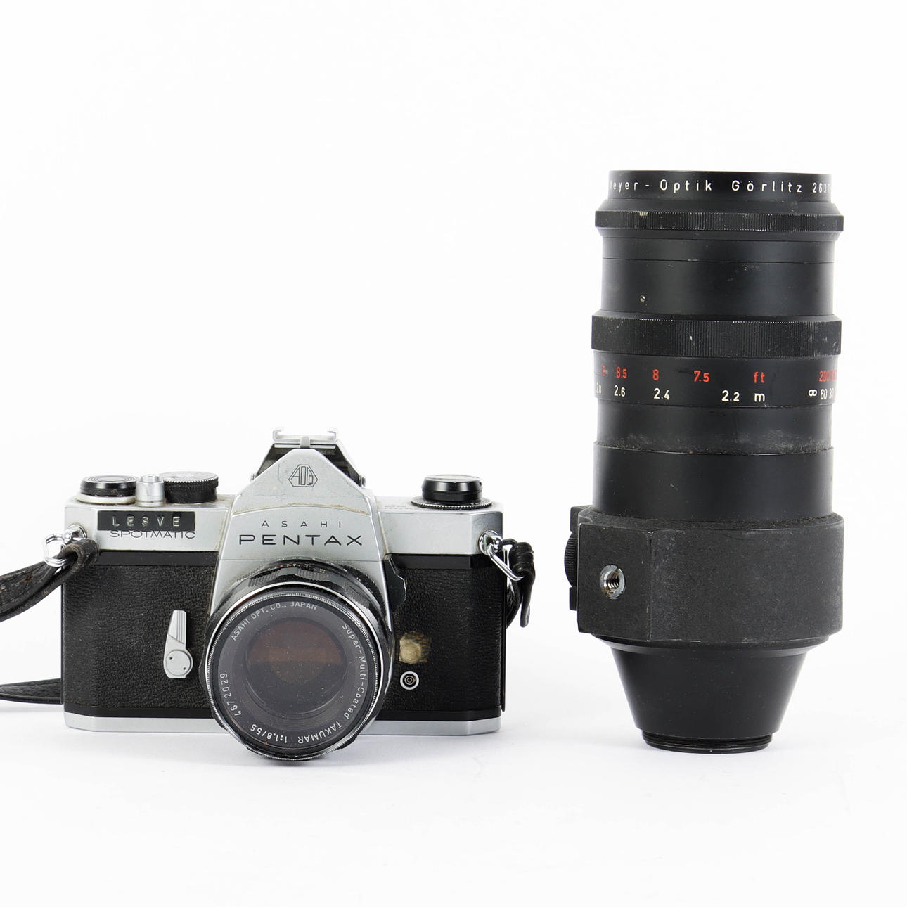 KAMERA Pentax Asahi, mit zusätzlichem Objektiv.