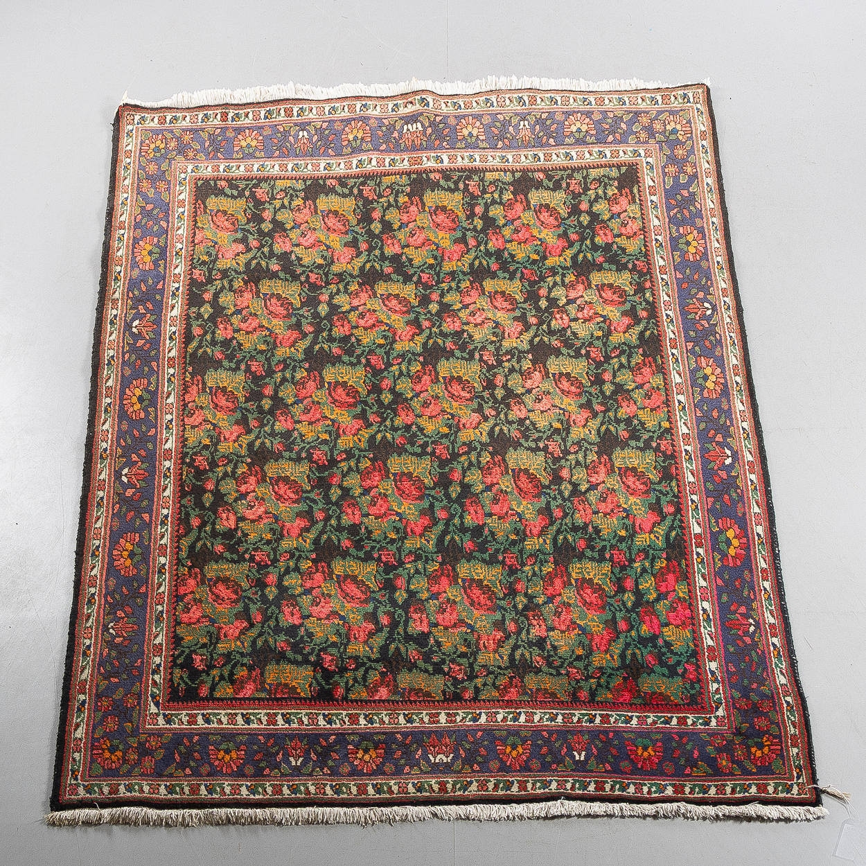 MATTA, persisk, ca 245x172 cm.