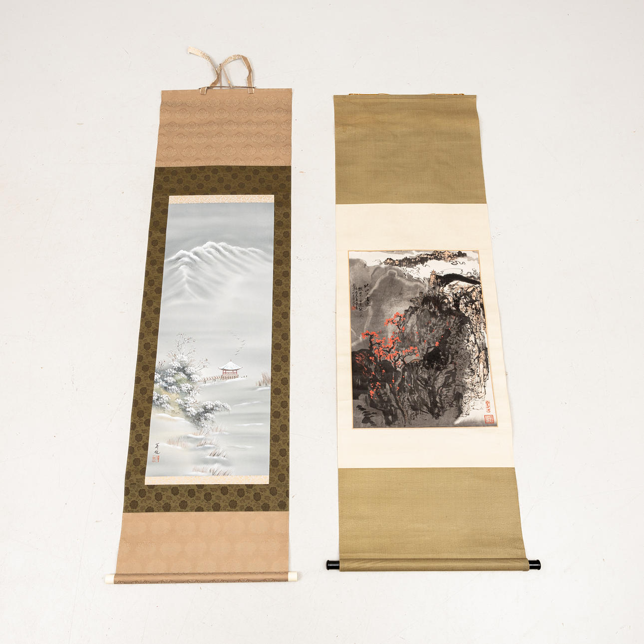 OIDENTIFIERAD KONSTNÄR. Two Chinese 20th Century scroll paintings.