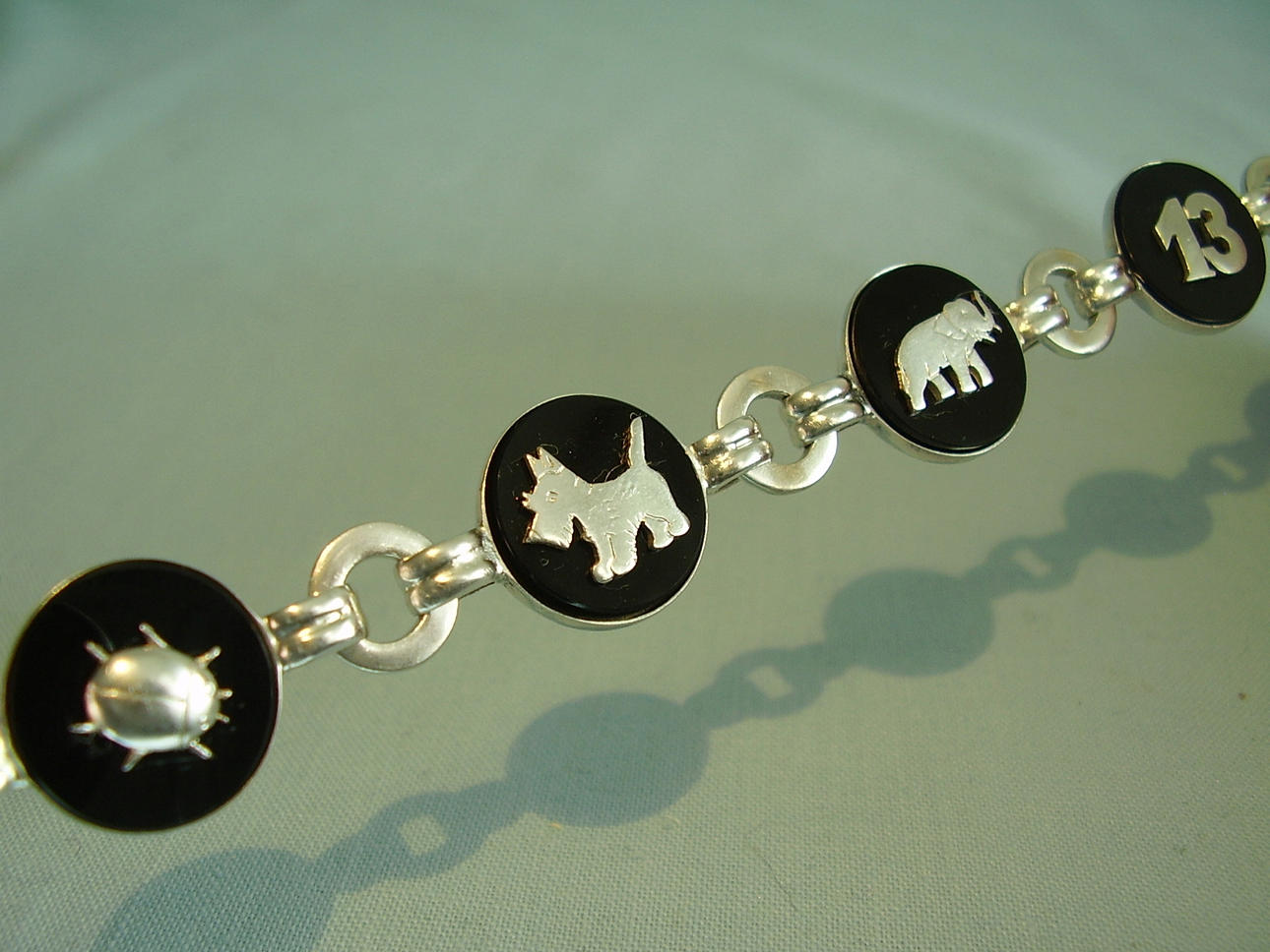 ARMBAND MED SILVERFIGURER SILVER 835 VICTOR MAYER BERLIN.