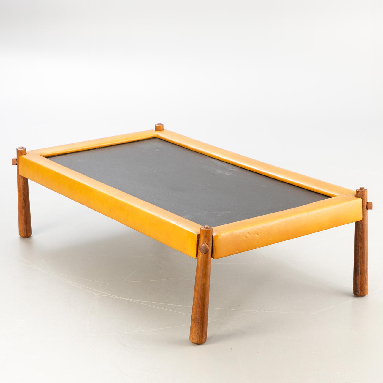 PERCIVAL LAFER. Coffee Table Modell MP 81 / Couchtisch.