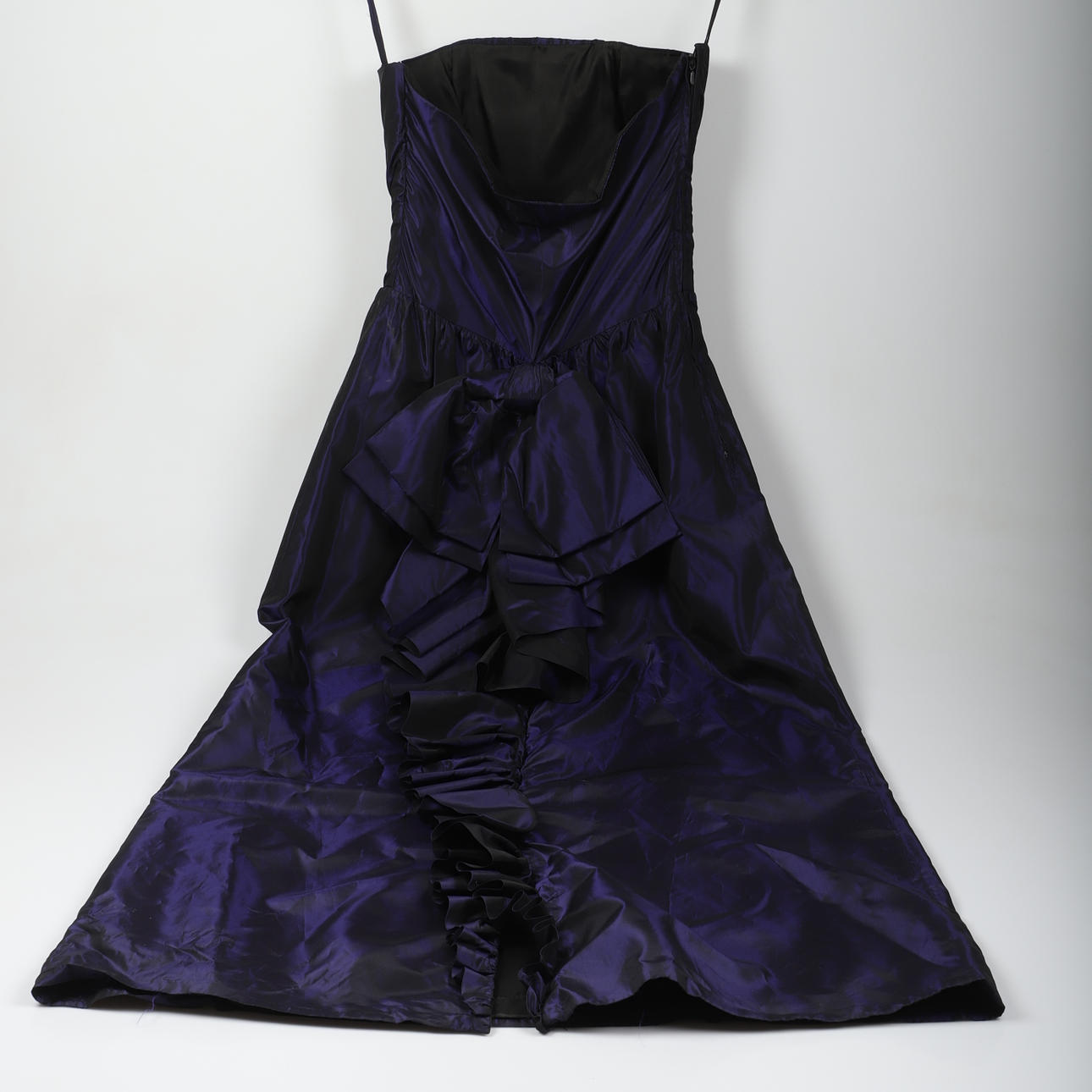 FESTKLÄNNING, blå/lila-skimrande, 2000-tal.