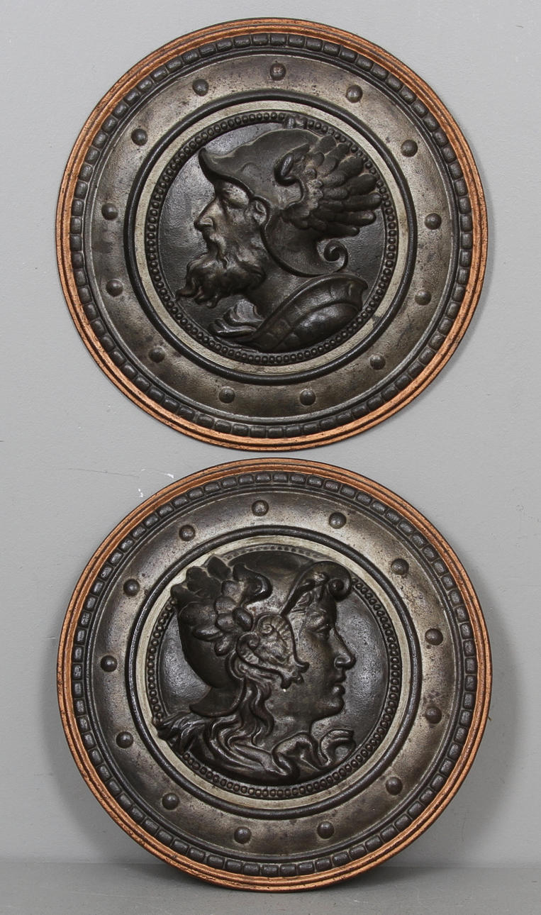 PORTRÄTTSKÖLDAR, 2 st, 1800/1900-tal.