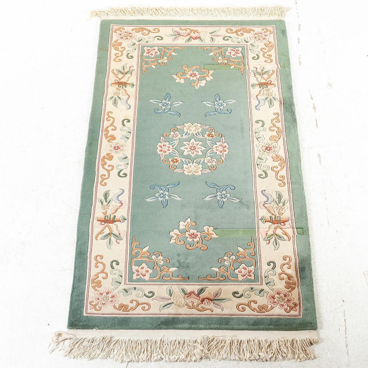 CARPET, China ca 190 x 92 cm.