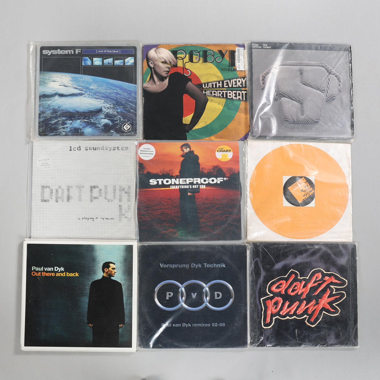 ELEKTRONISCHE MUSIK AUF VINYL (MENGE).