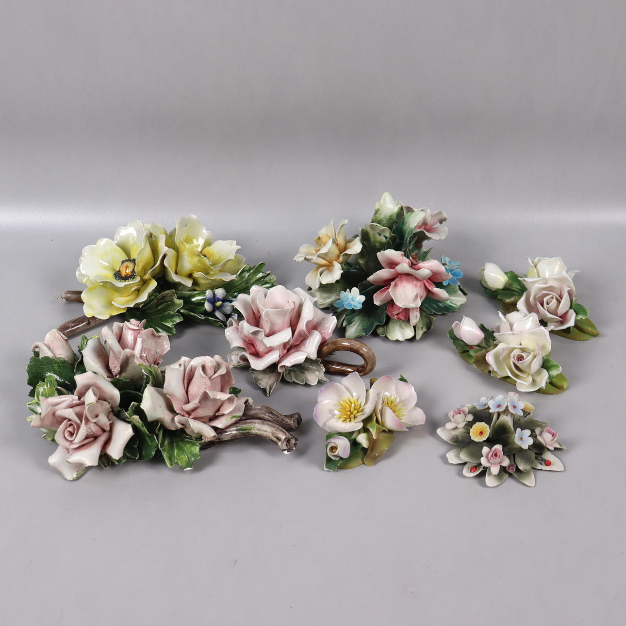 TABLE DECORATIONS, flowers in ceramics, Capodimonte et al, 8pcs.