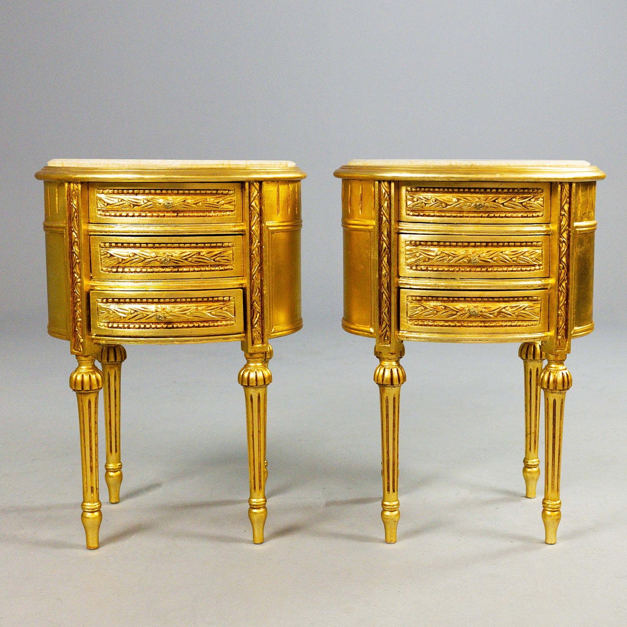 SEITENTRUHEN, EIN PAAR.