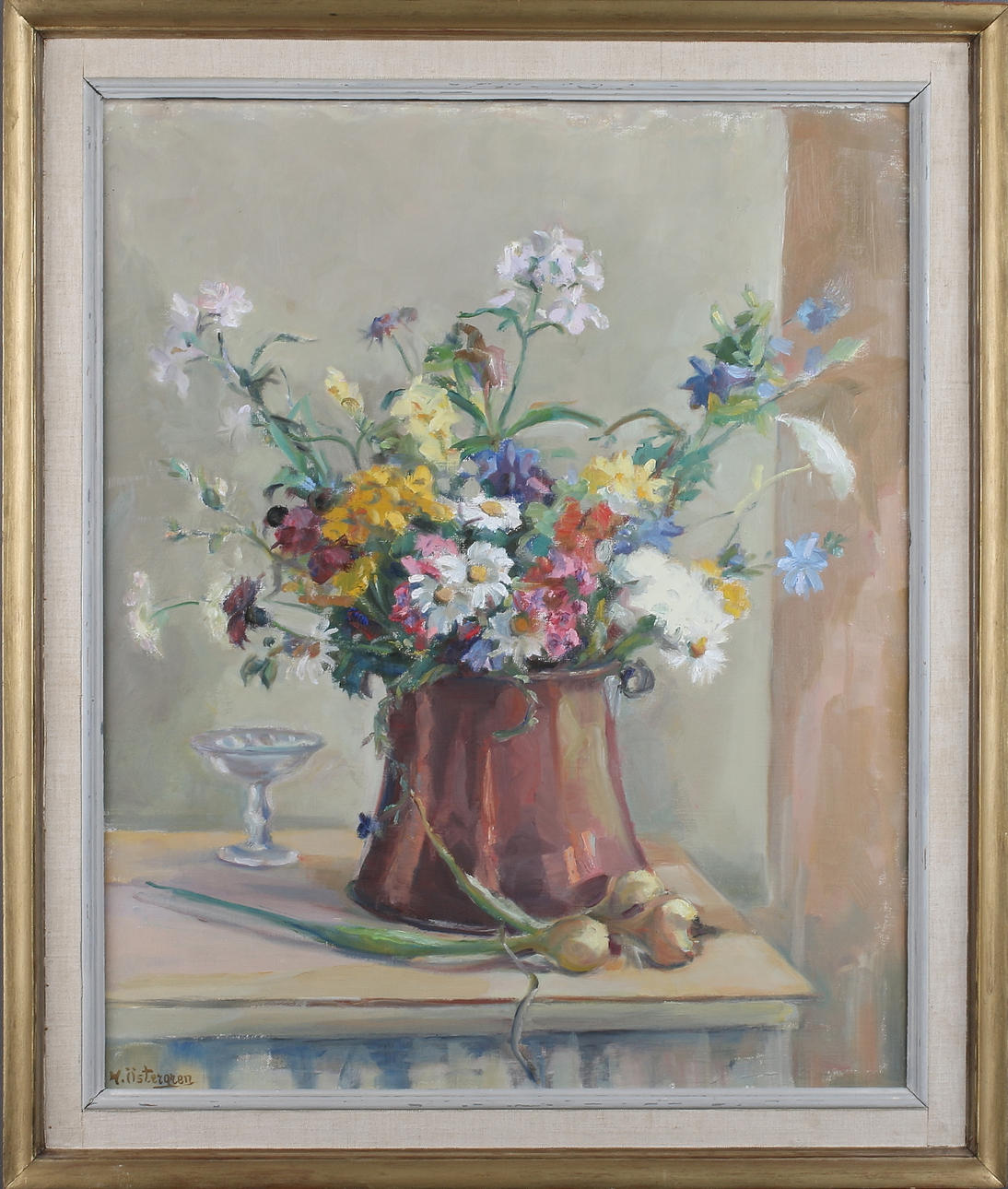 HARALD ÖSTERGREN. Blommor i kopparkärl, olja på pannå, signerad.