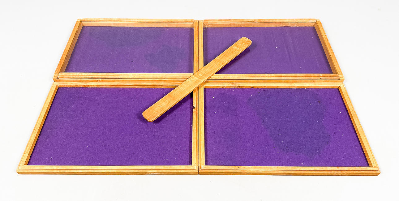 SMYKKEKASSE, 4 stk., træ, plast, Sverige.