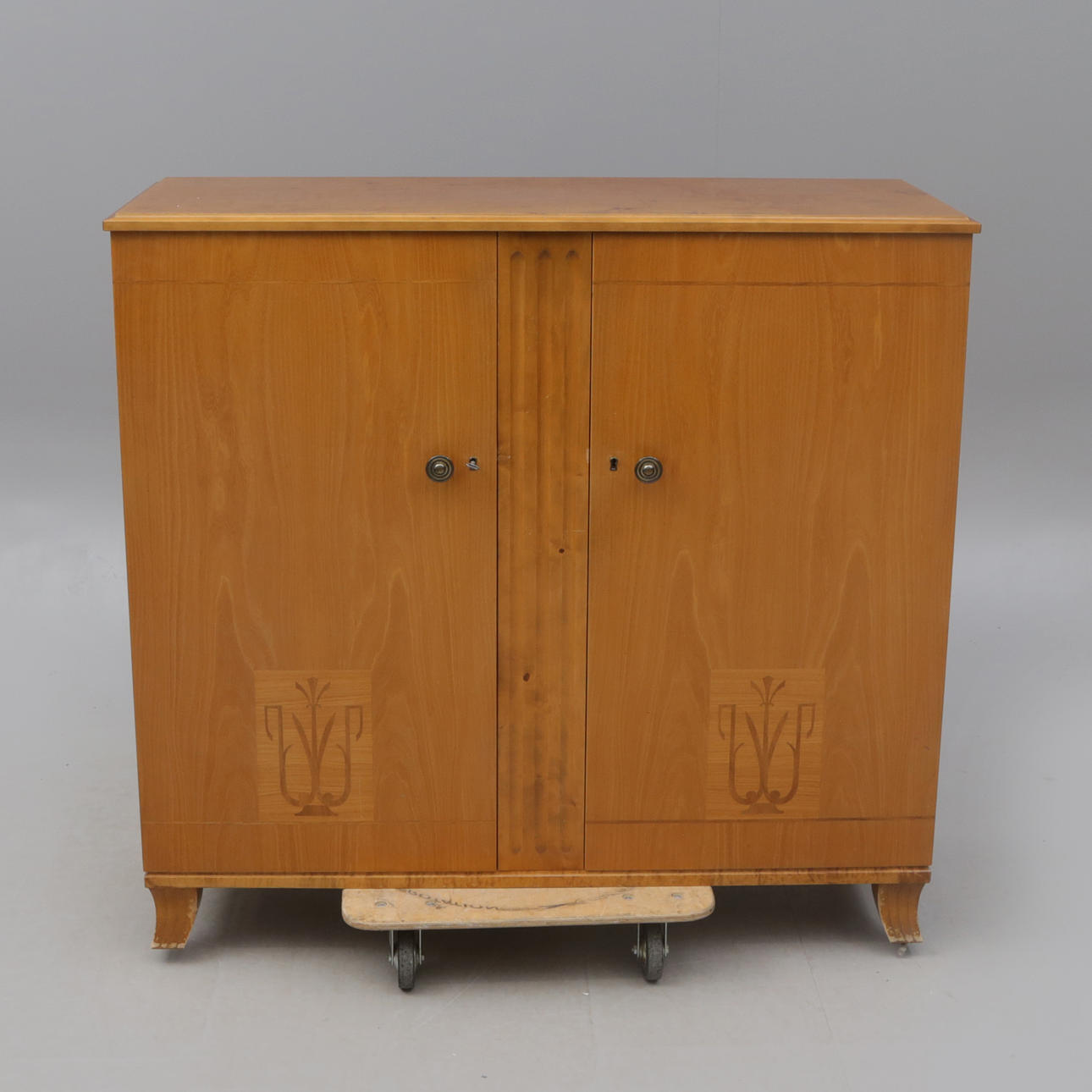 Ein schwedisches modernes Kabinett.