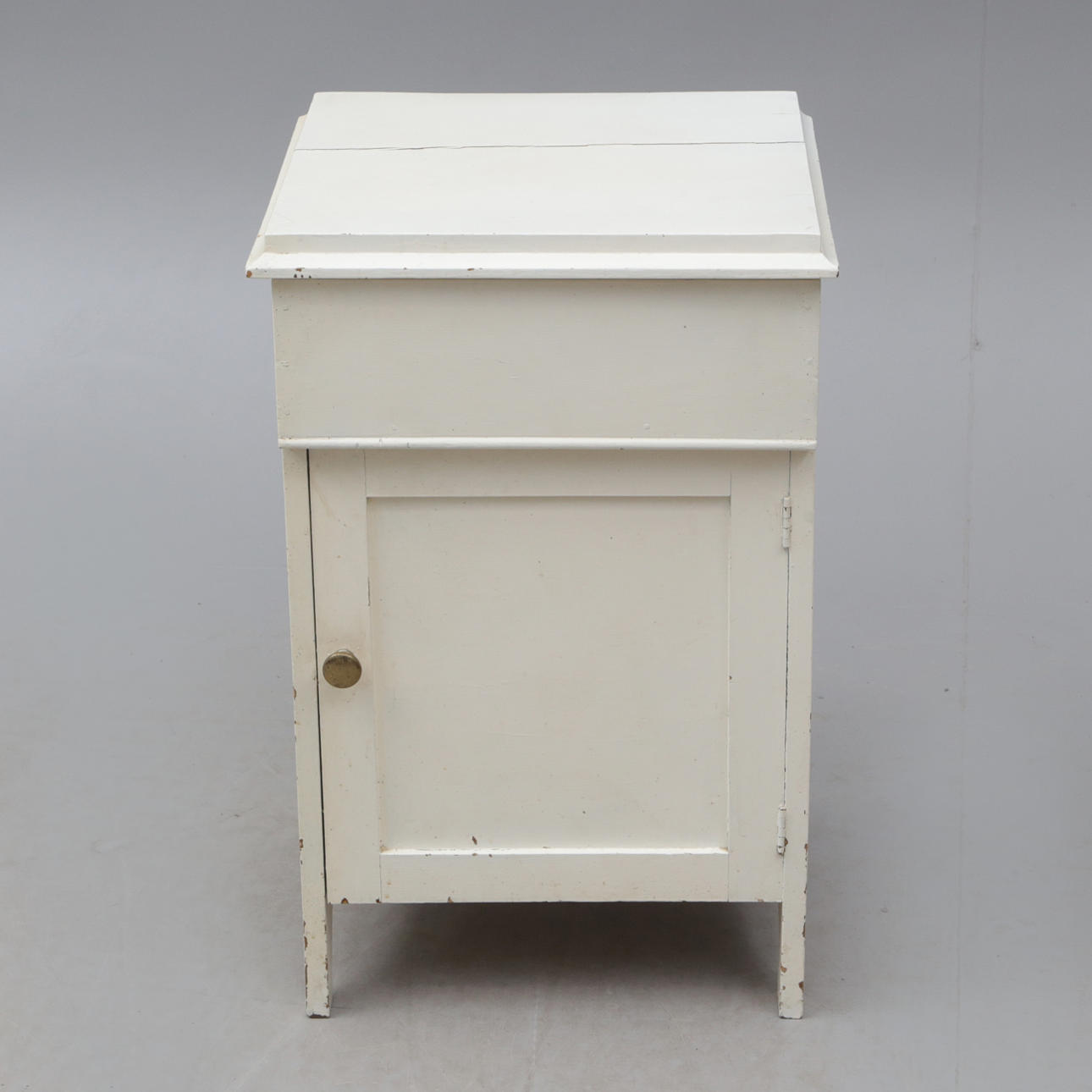KOMMOD, vitmålad, ca 1930.