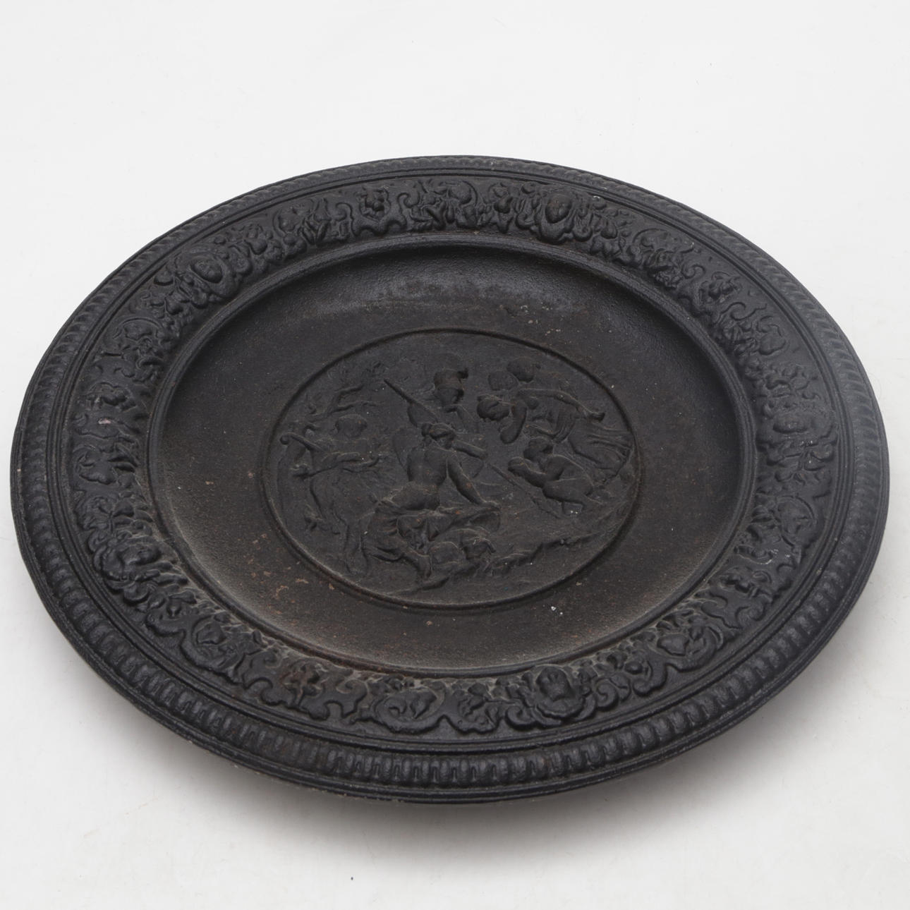 WALL DISH, cast iron.