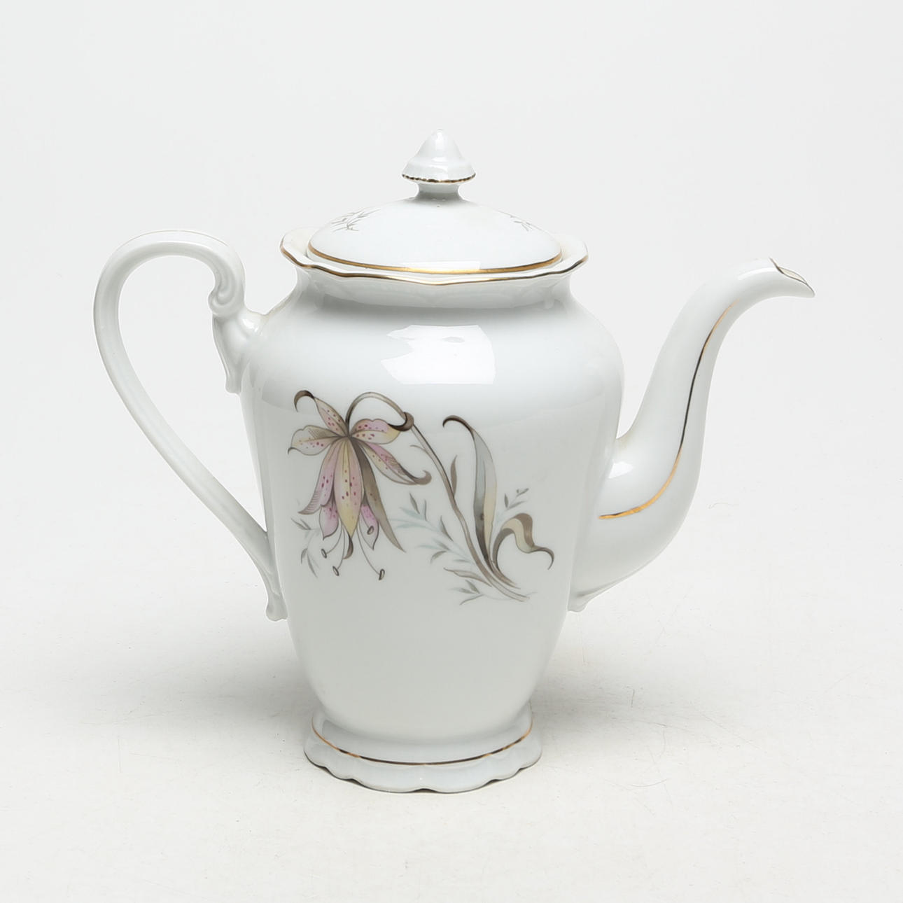 A porcelain coffee pot with lid, Czechoslovakia.