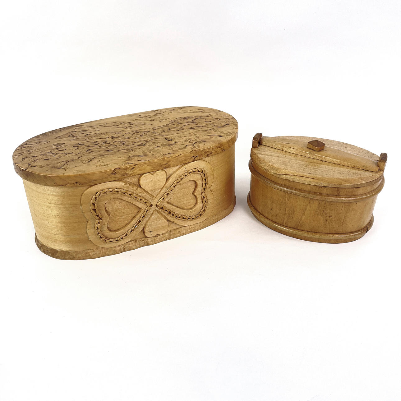 SVEPASK/SKRIN, 2 st. Snidat trä, 1970-tal.