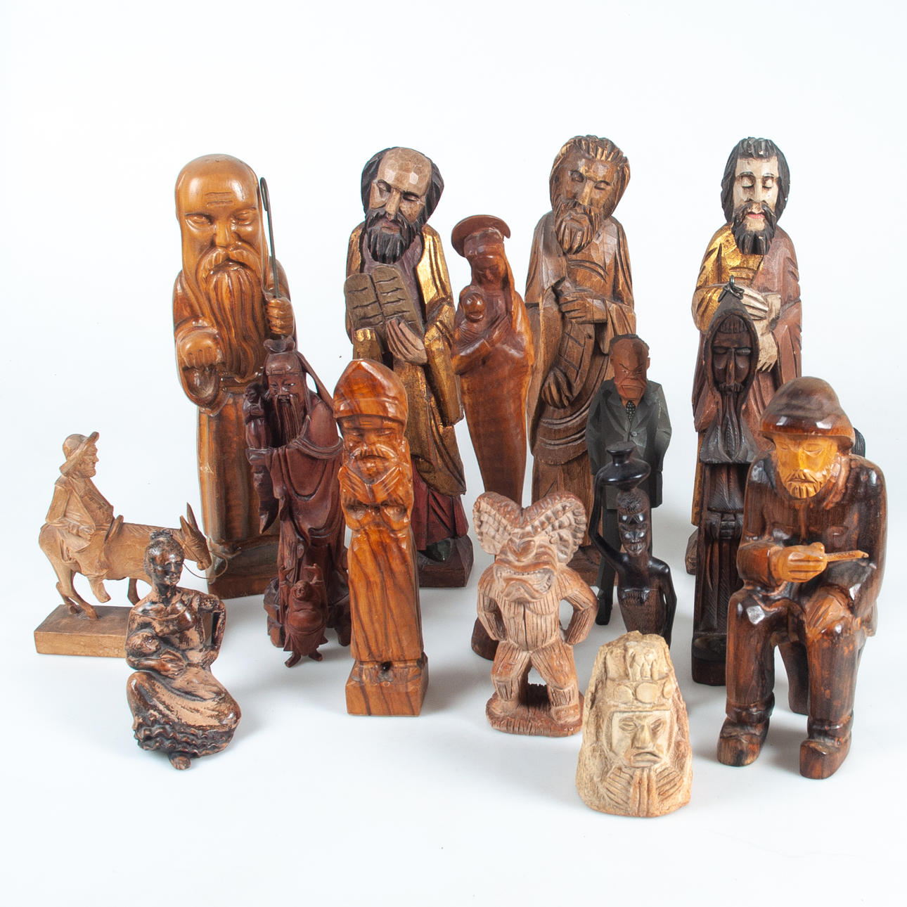 FIGURER skuret trä och sten 17 st.