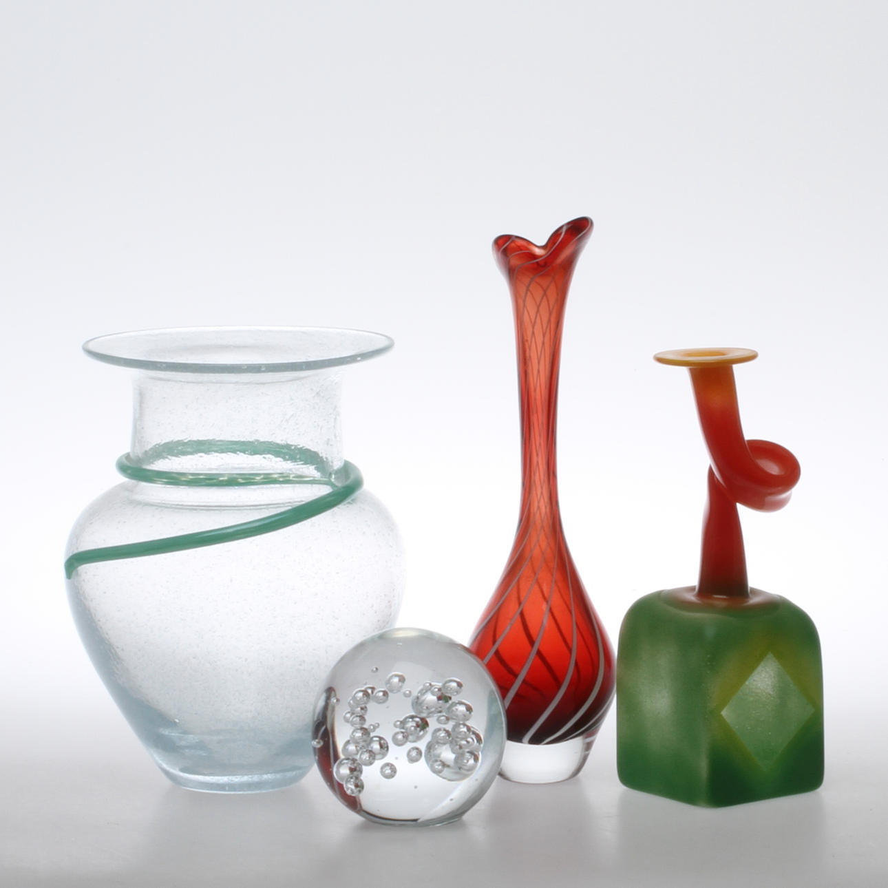 PARTI GLAS, 4 delar, delvis Monica Backström.