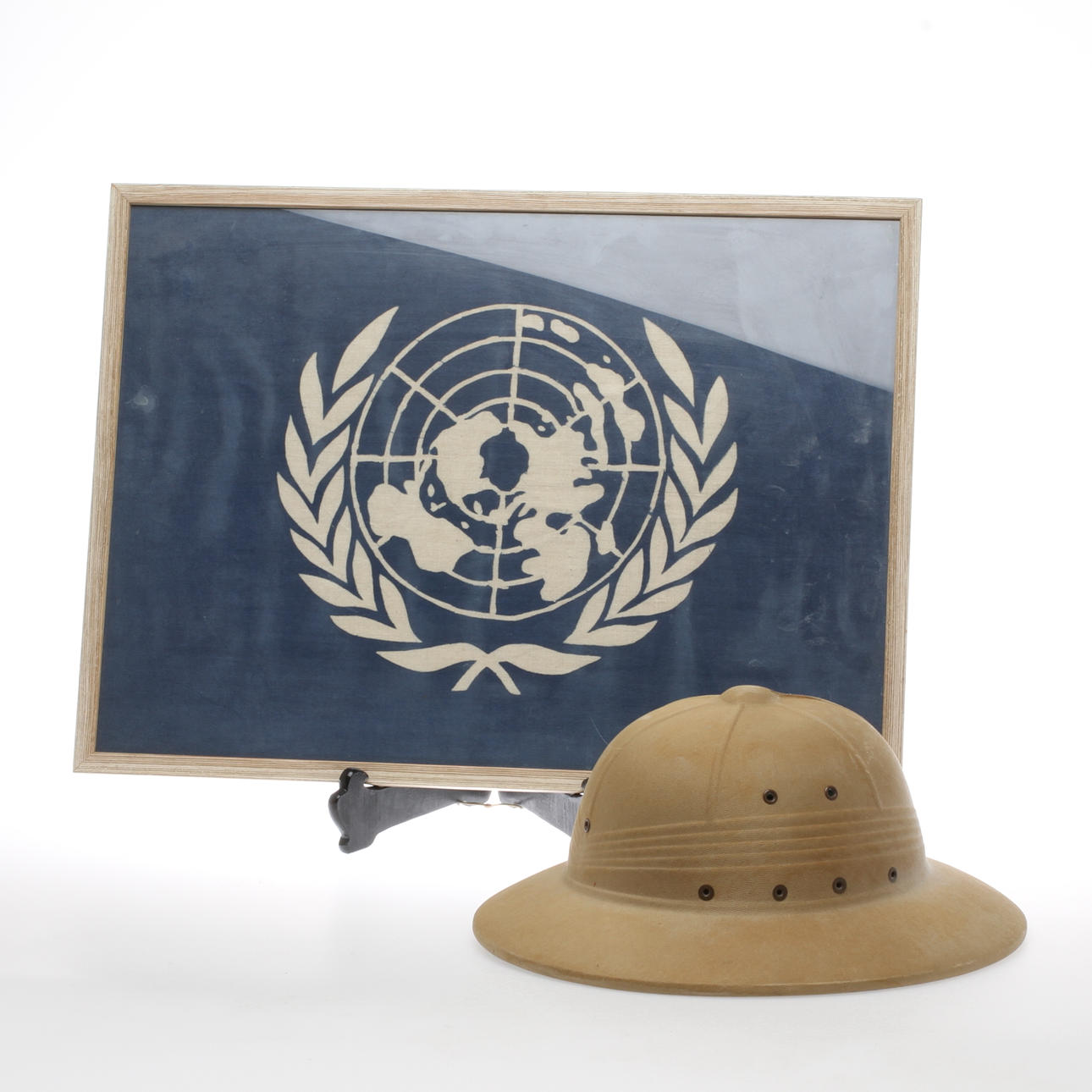 FLAGGA, "Förenta Nationerna",TROPIKHJÄLM, 1900-talets mitt.