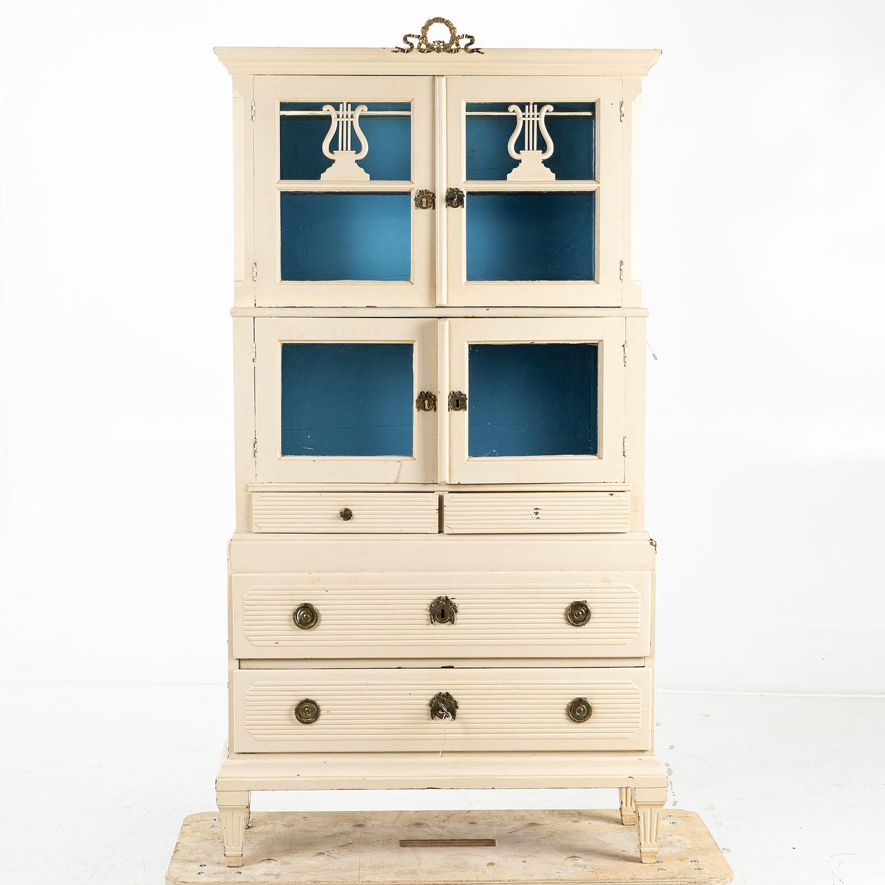 CABINET, fluted drawers, 17/1800 - number.