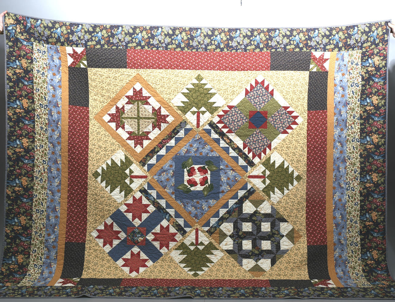 SÄNGÖVERKAST, lappteknik, bomull, 235 x 285 cm.