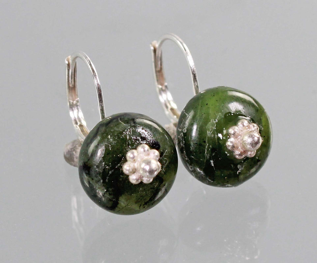 JADE OHRRINGE SILBER 925.